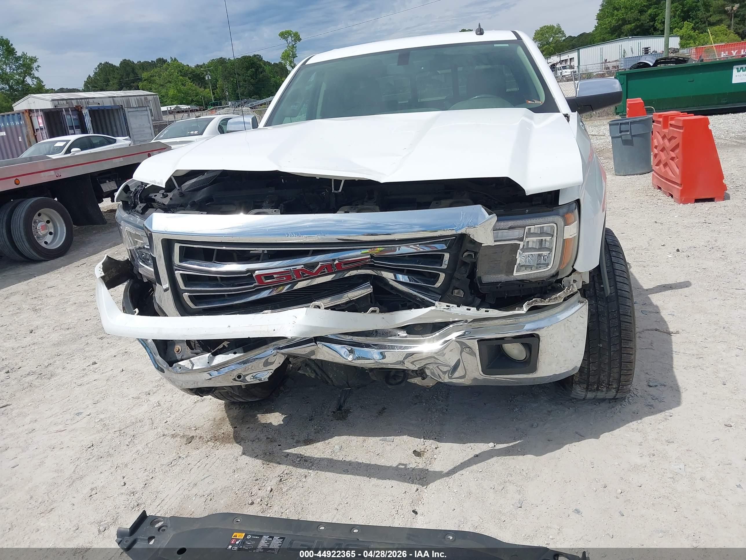 GMC SIERRA image 6