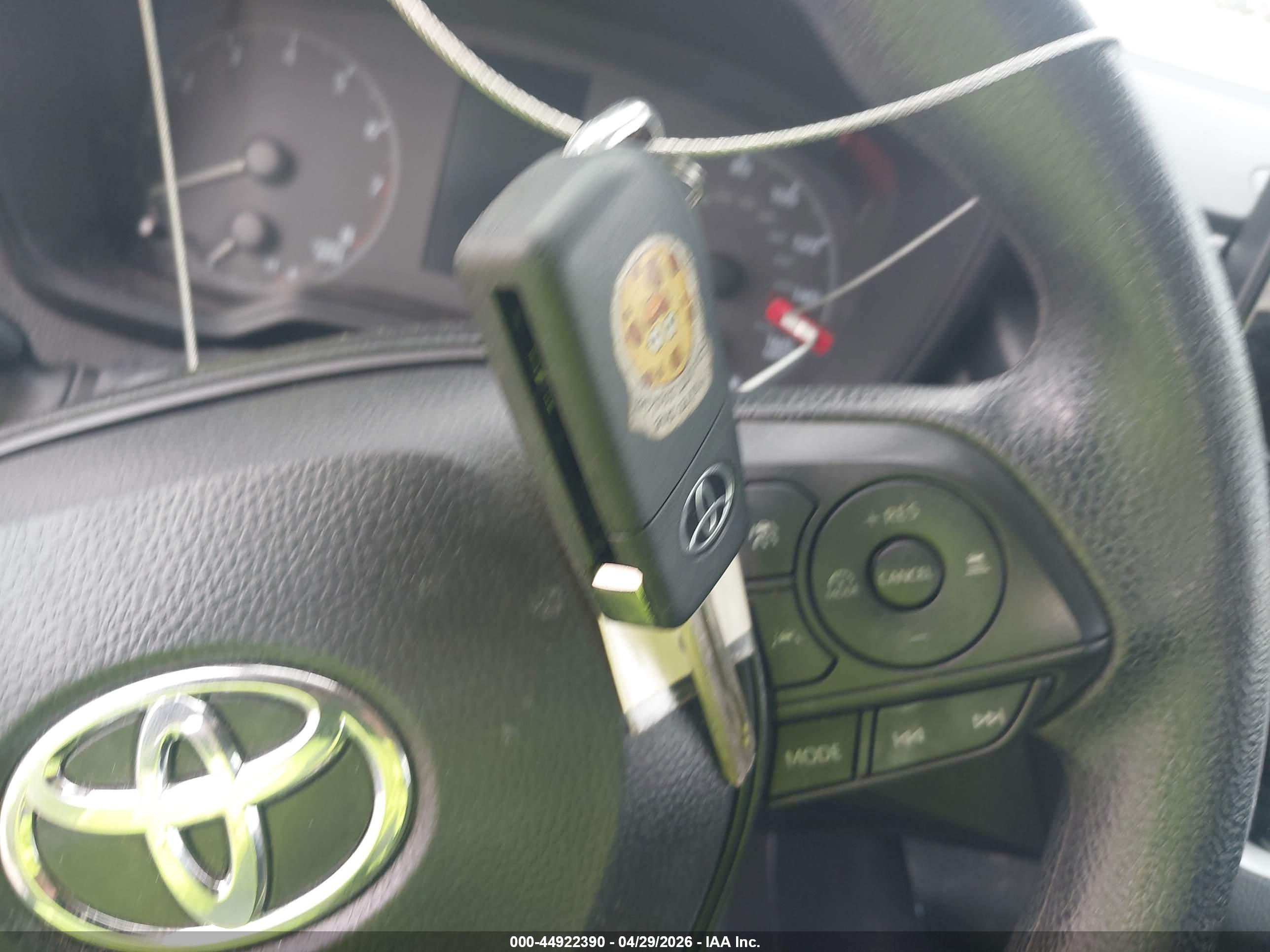 TOYOTA COROLLA image 11