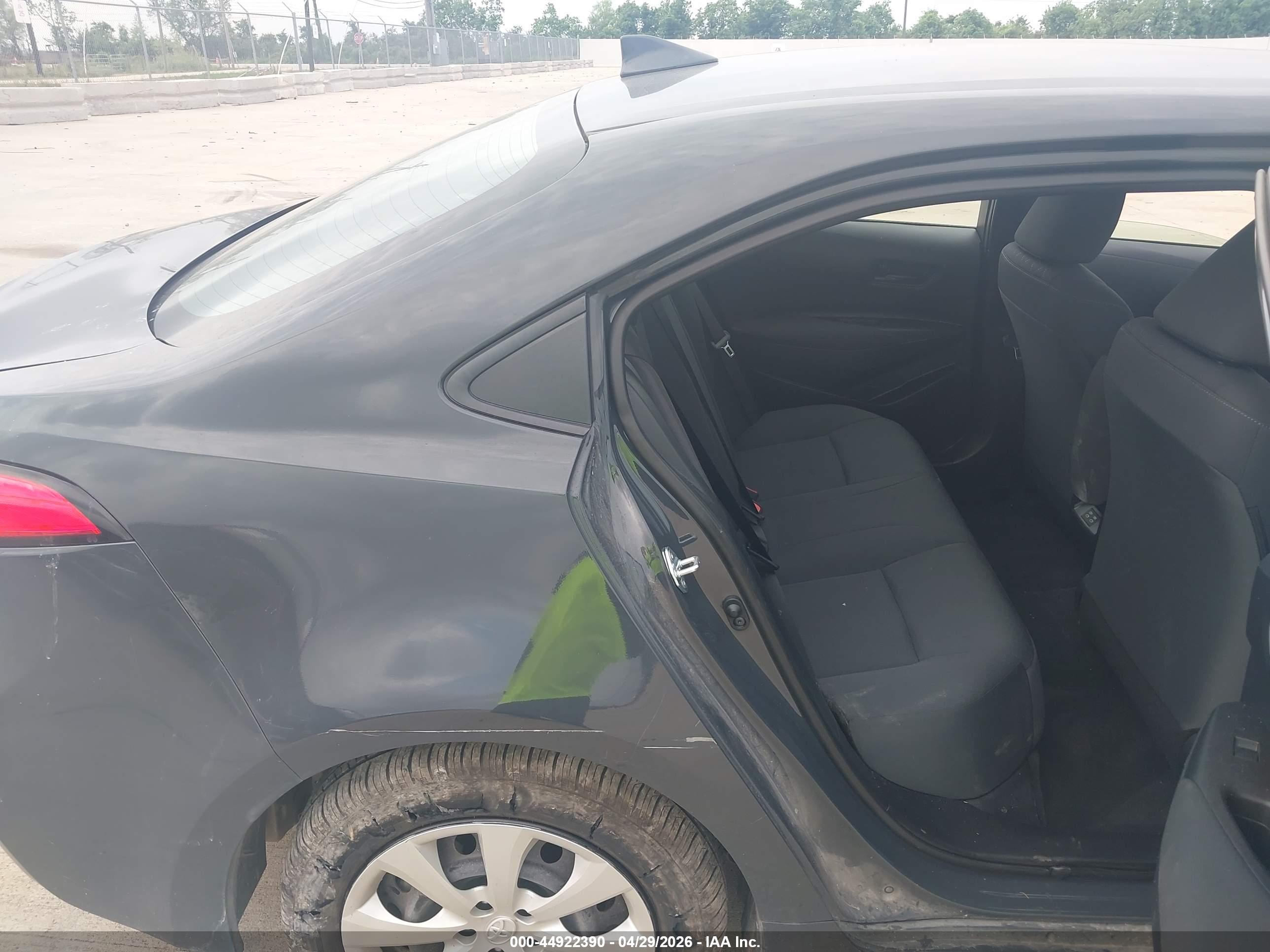 TOYOTA COROLLA image 8