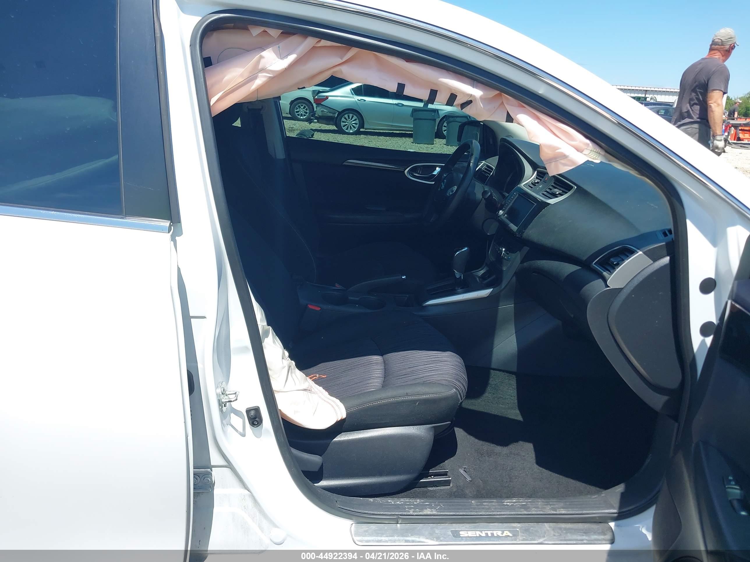 NISSAN SENTRA image 5