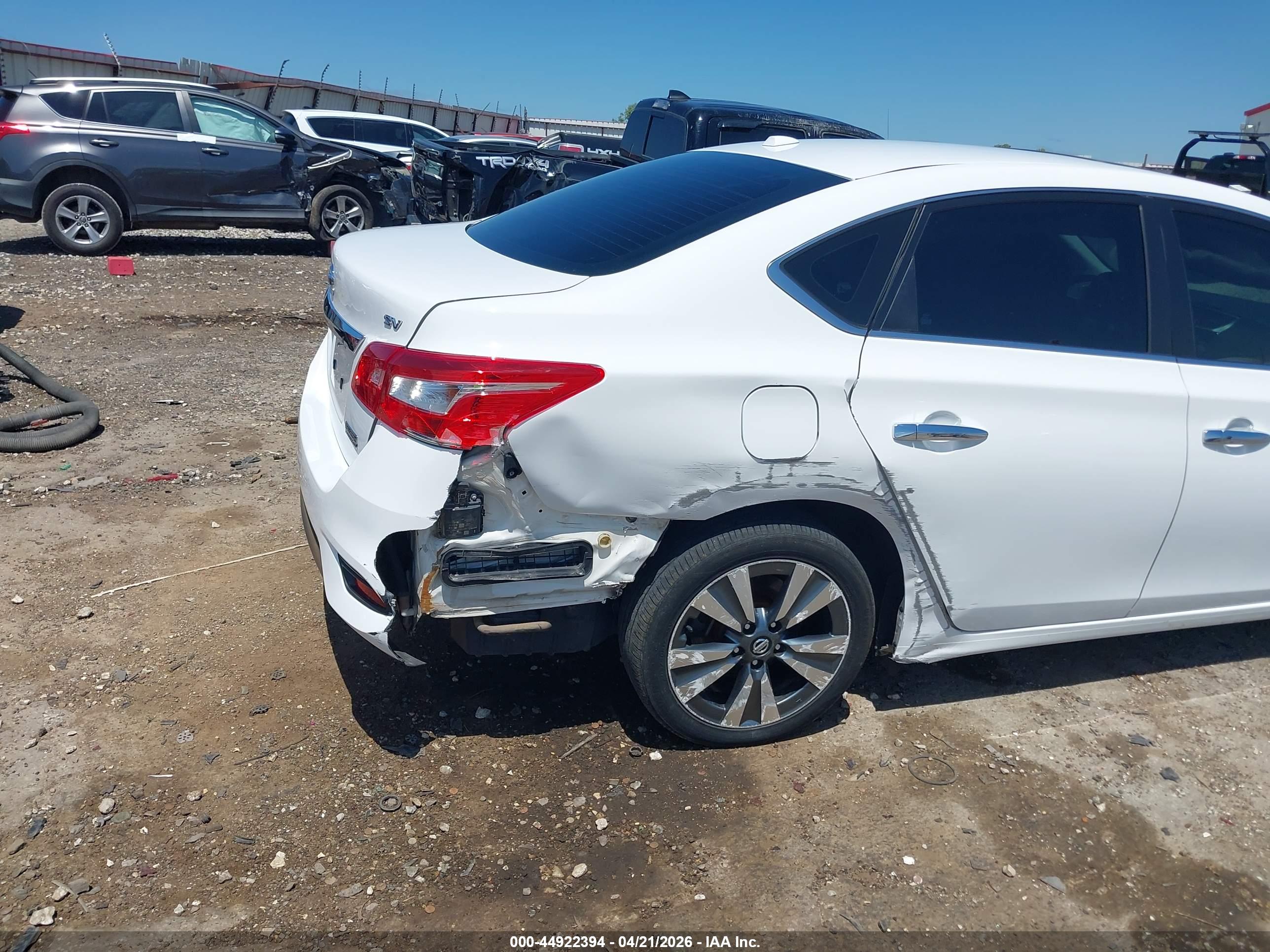 NISSAN SENTRA image 6
