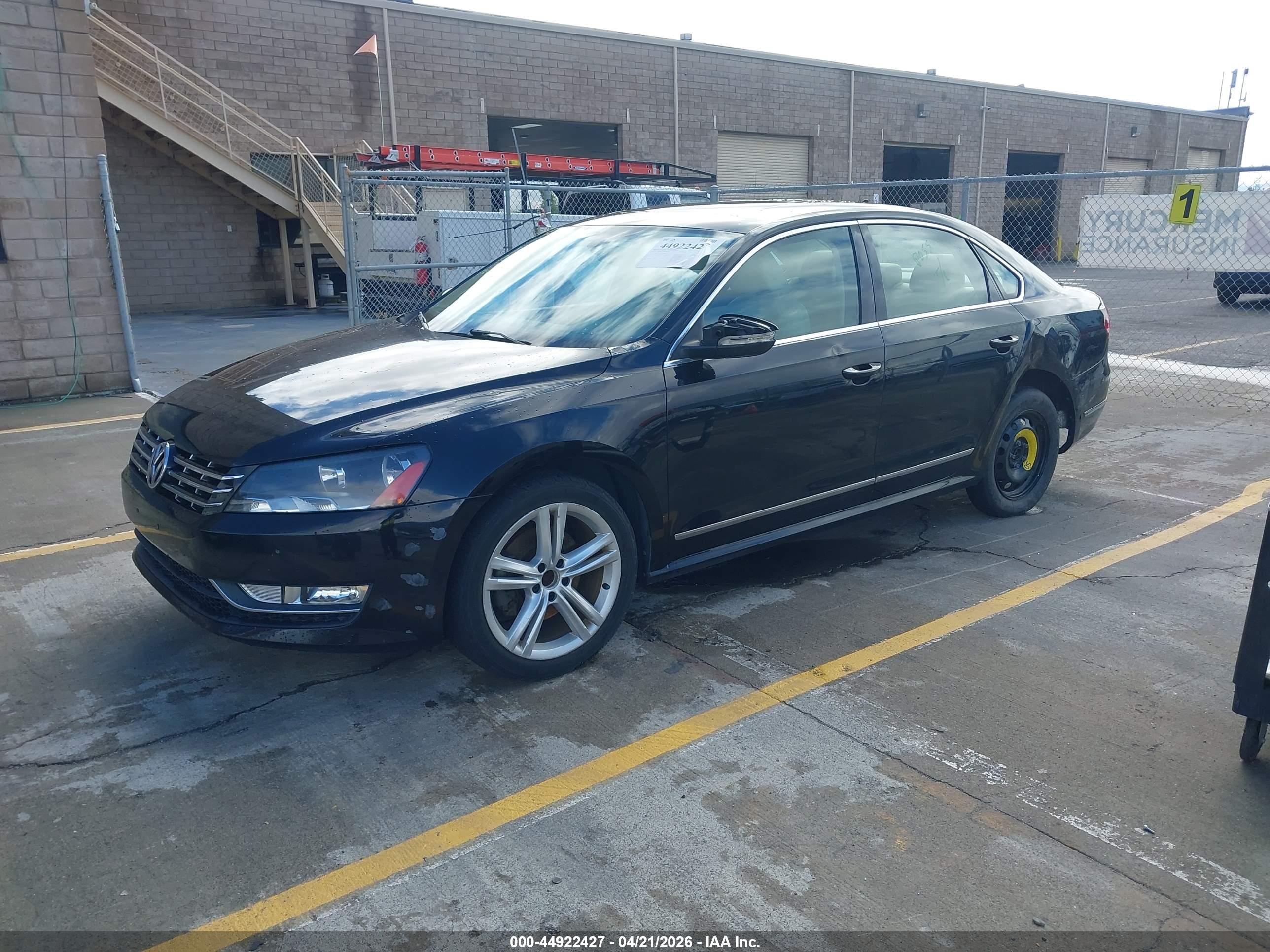 VOLKSWAGEN PASSAT image 2