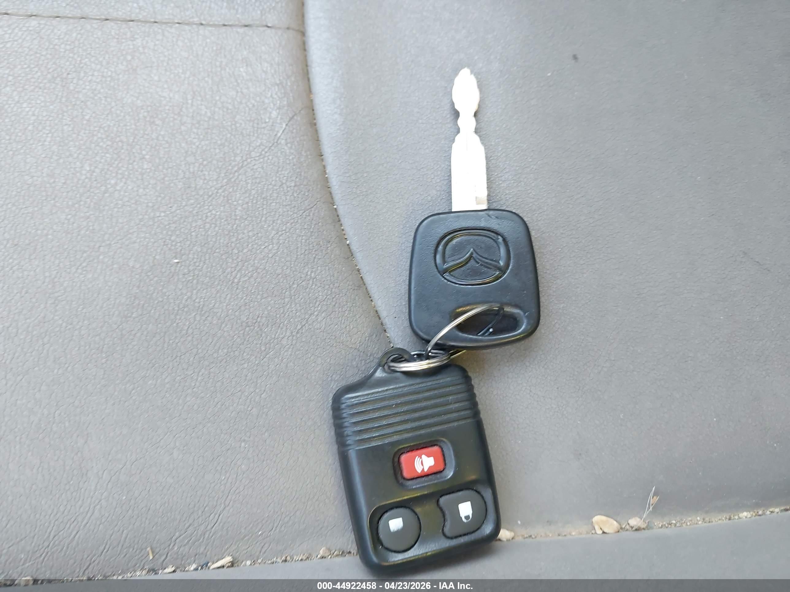 MAZDA TRIBUTE image 11