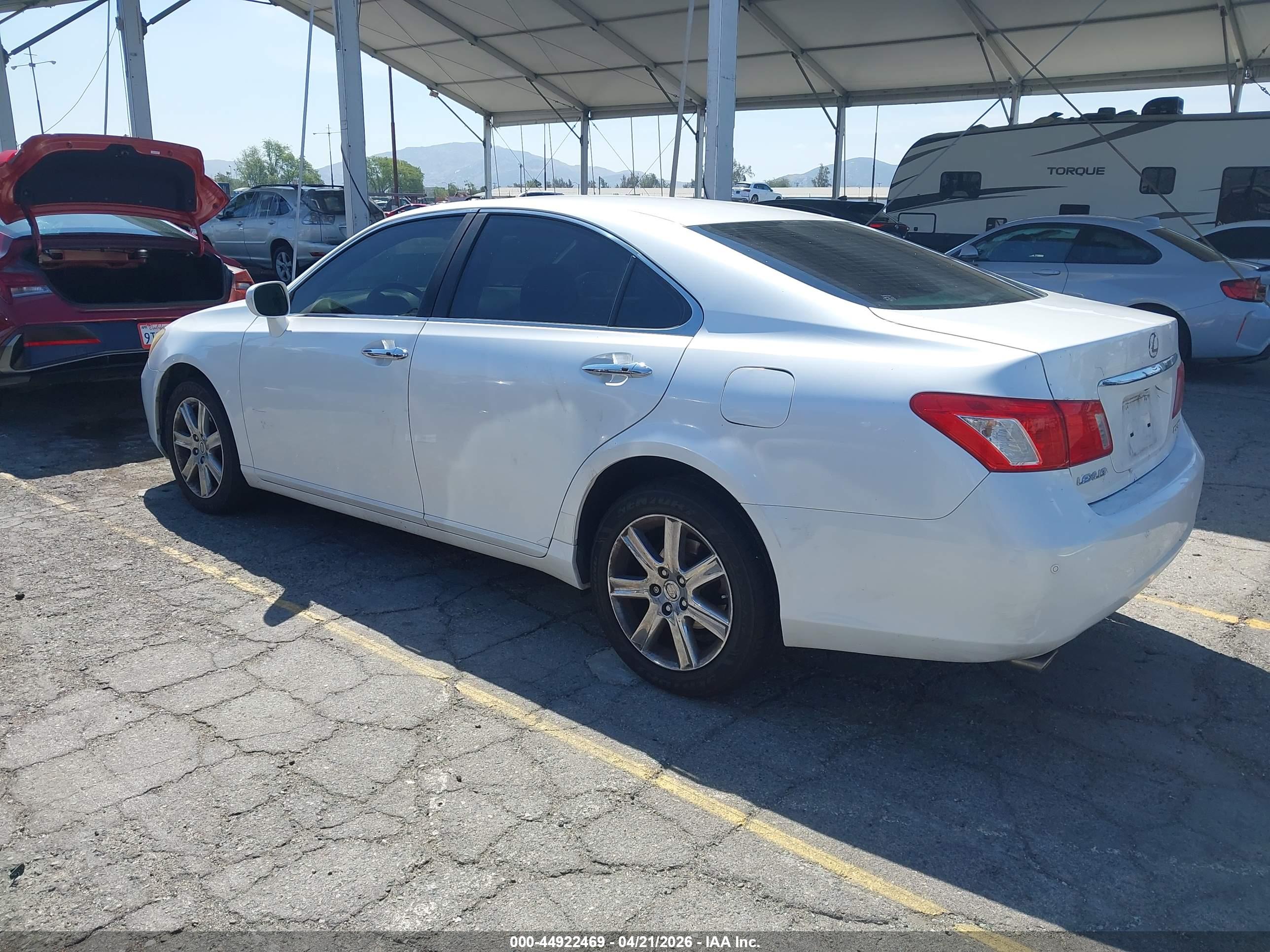 LEXUS ES image 3