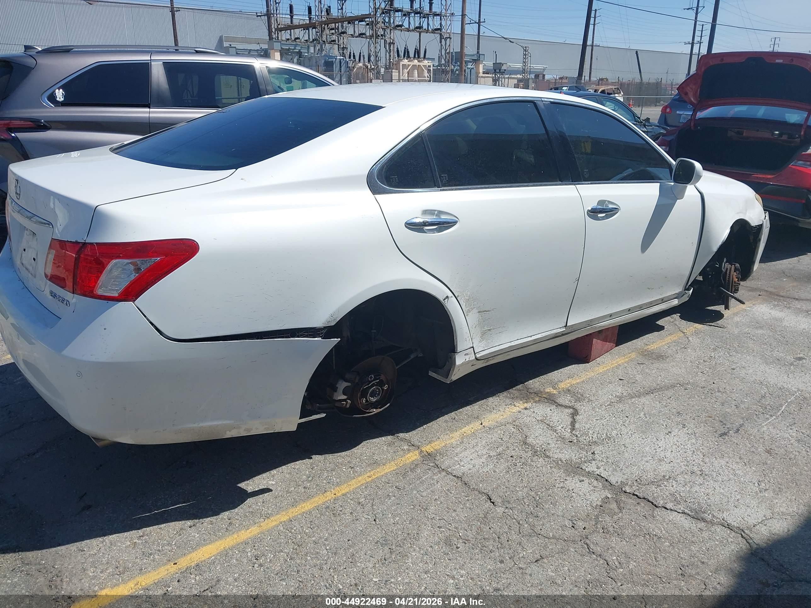 LEXUS ES image 4