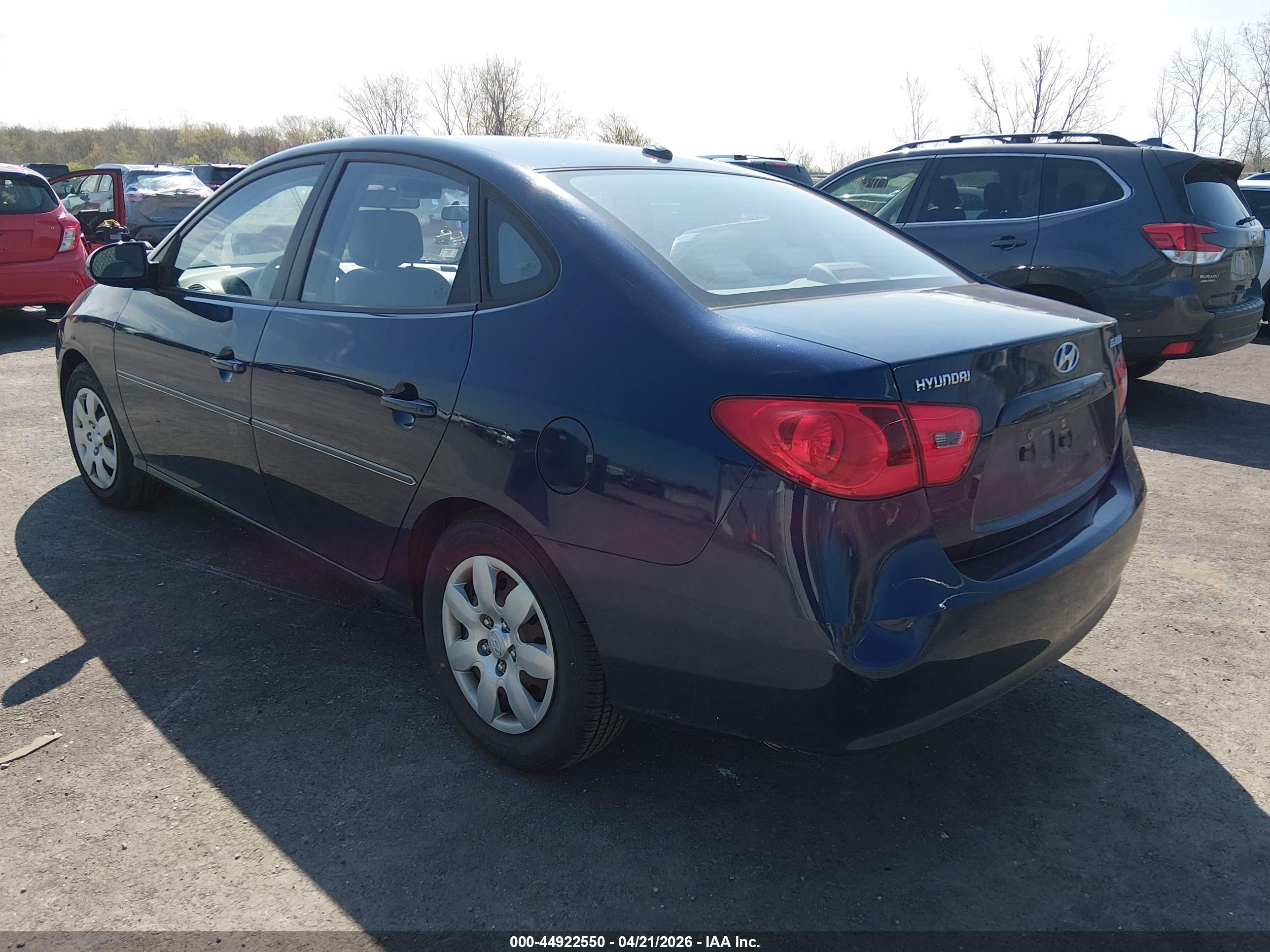 HYUNDAI ELANTRA image 3