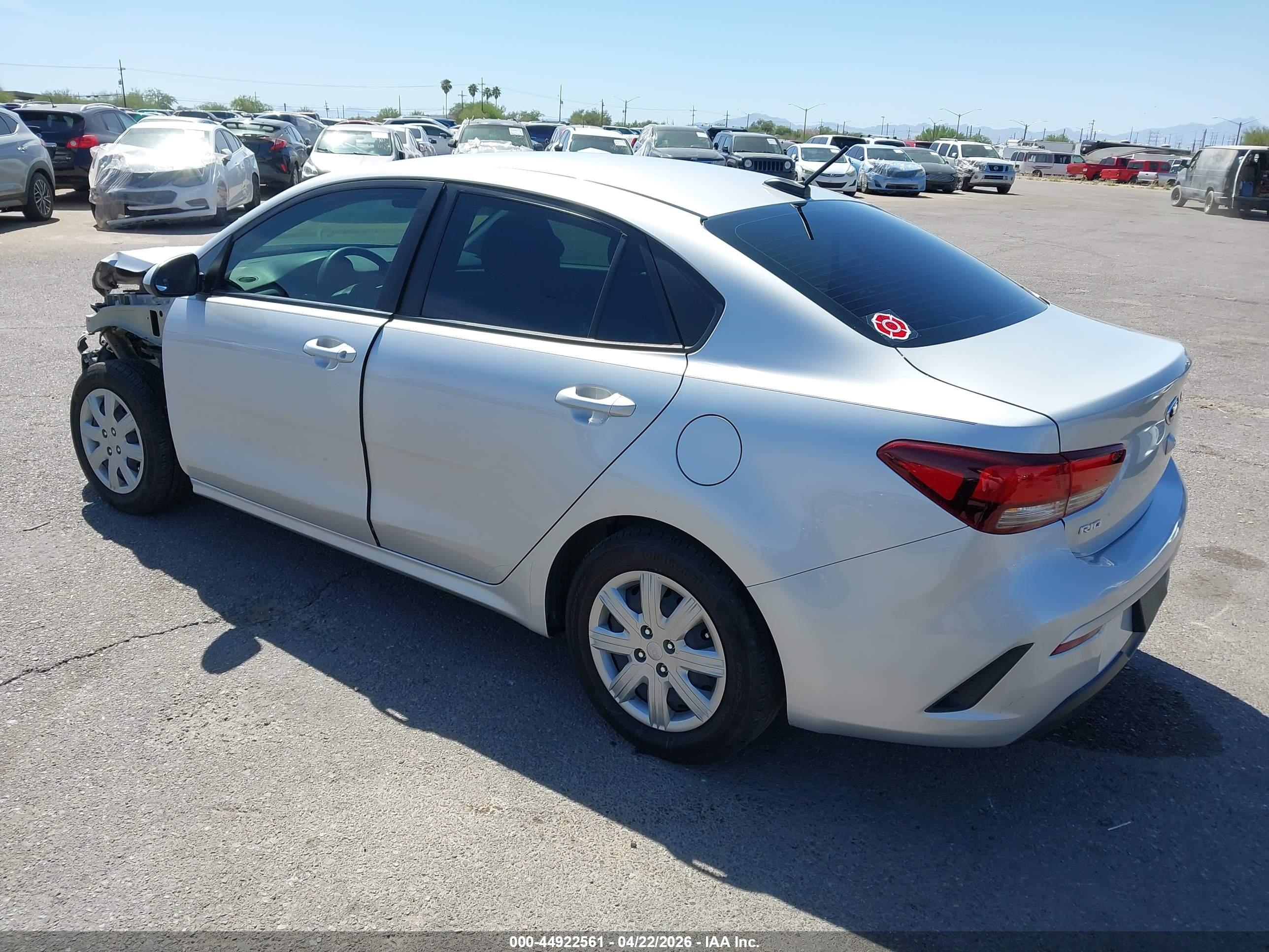 KIA RIO image 3