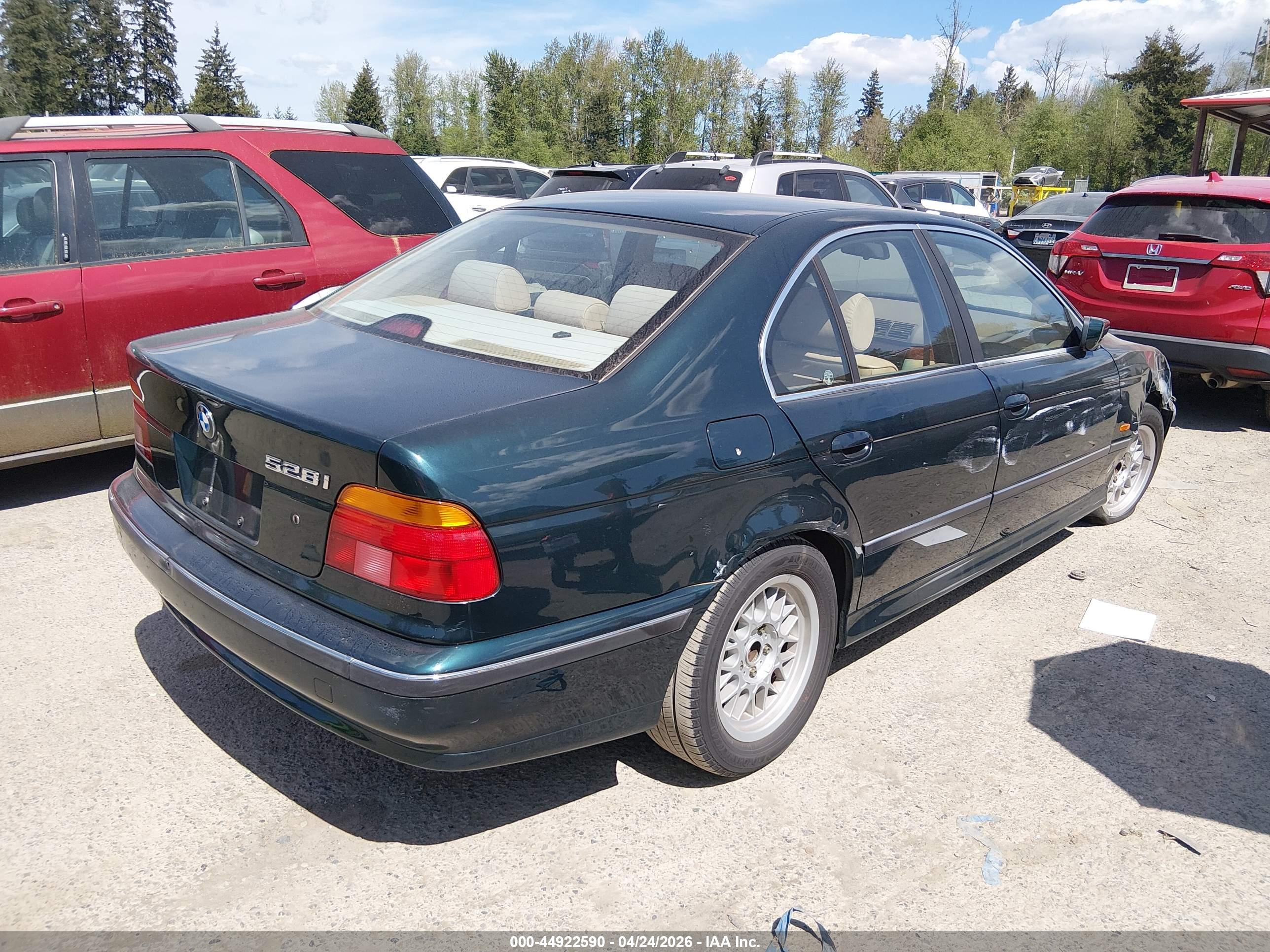 BMW 528I image 4