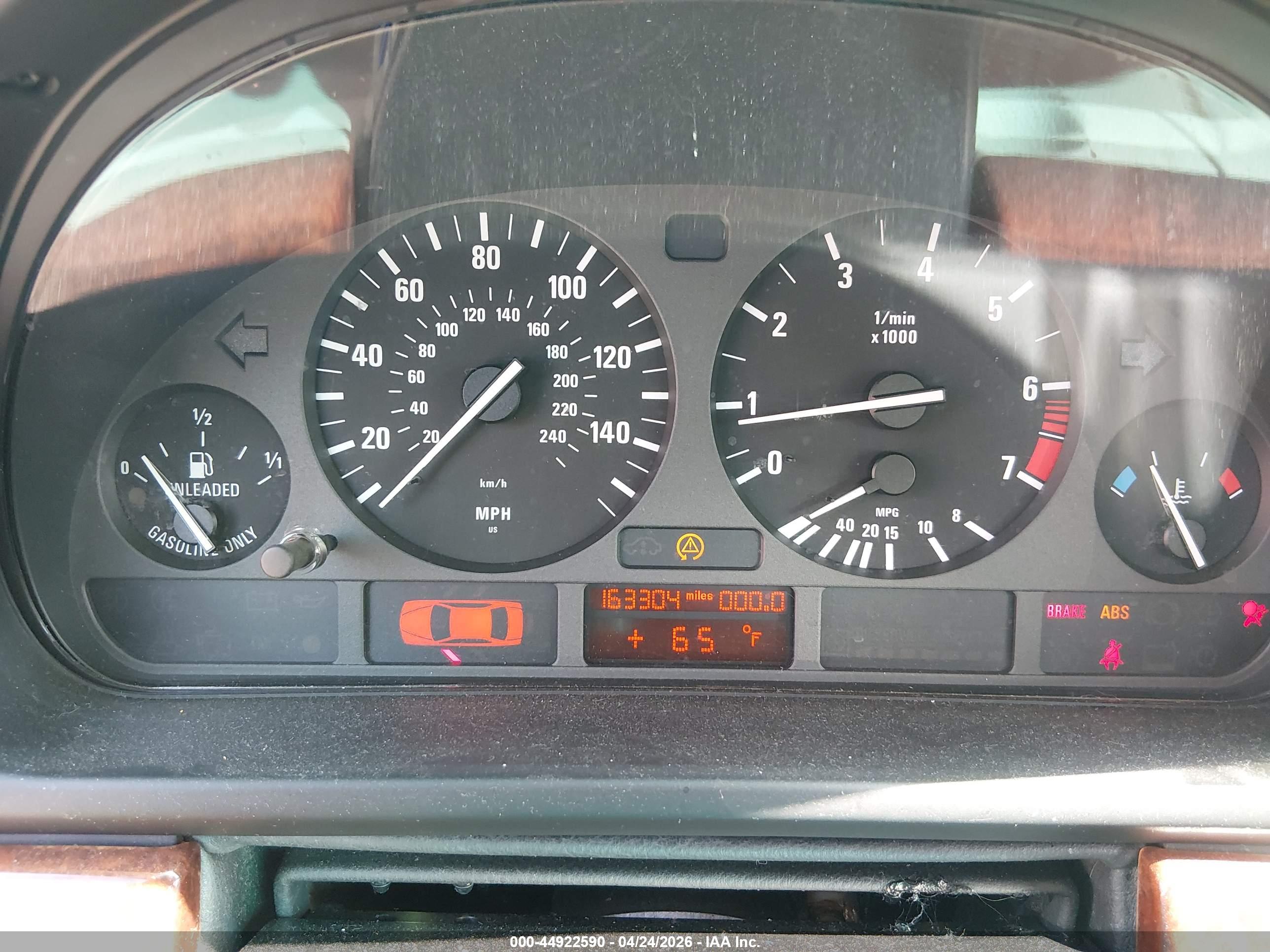 BMW 528I image 7