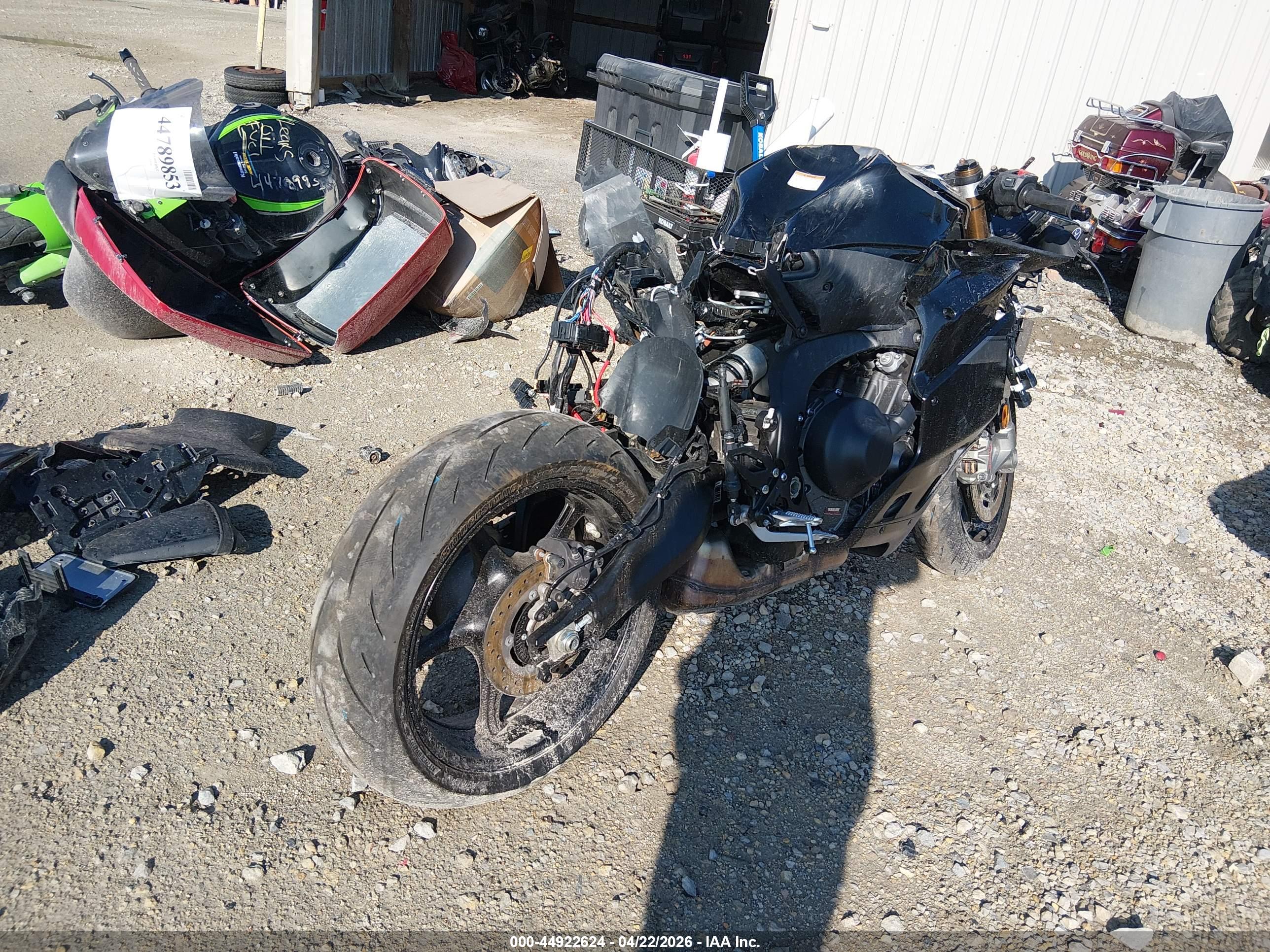YAMAHA YZF890 image 4