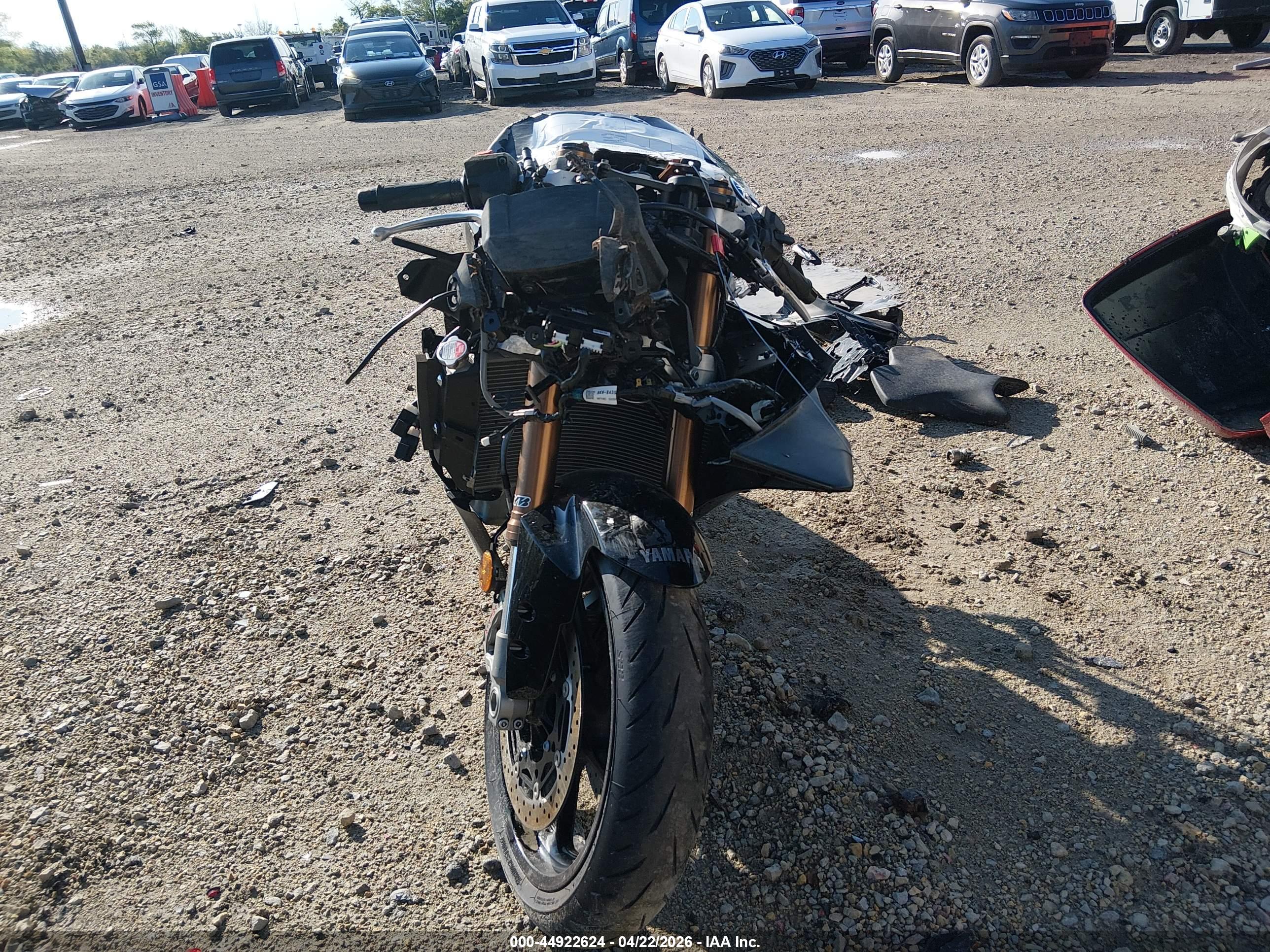 YAMAHA YZF890 image 5