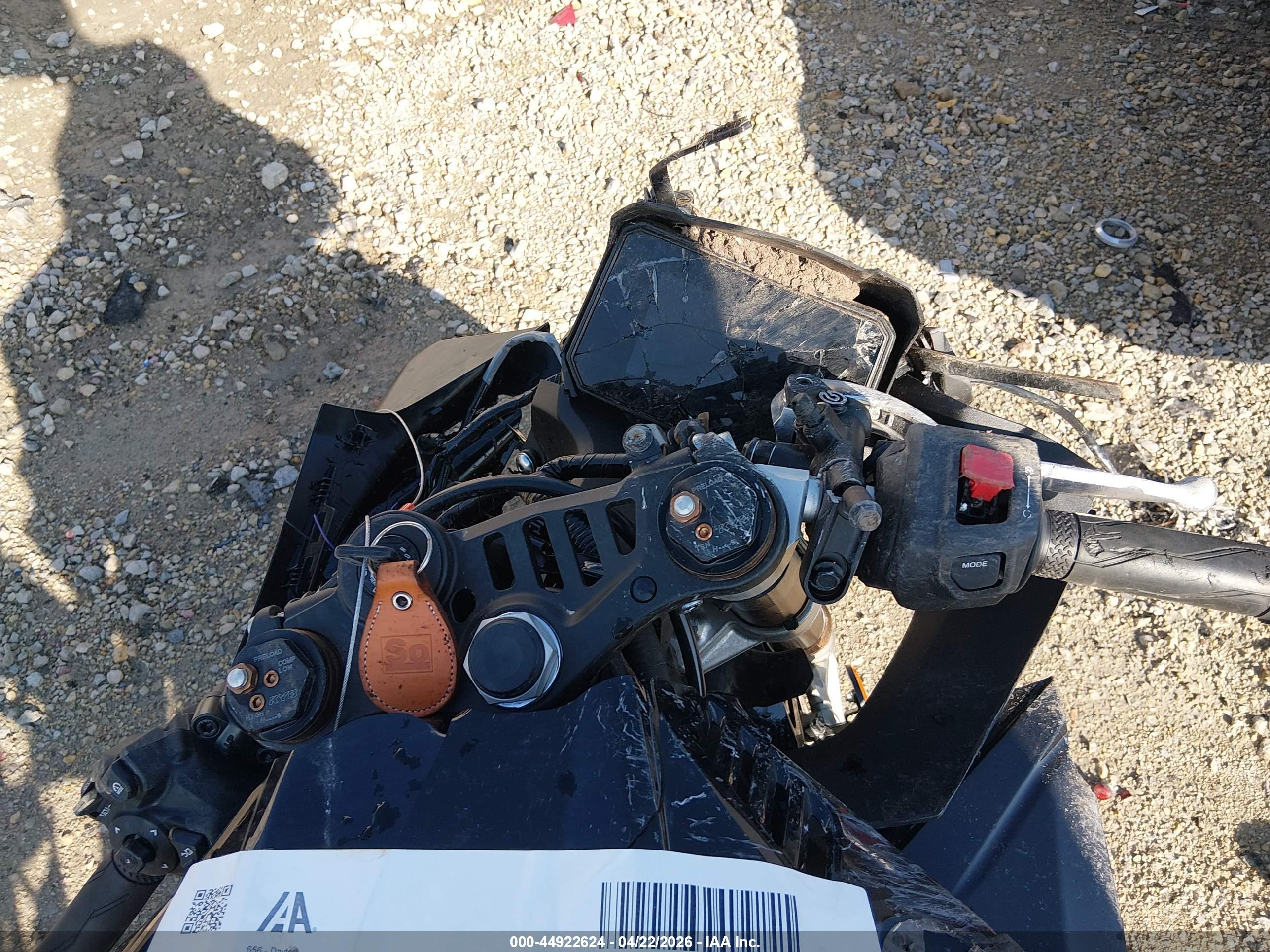 YAMAHA YZF890 image 7