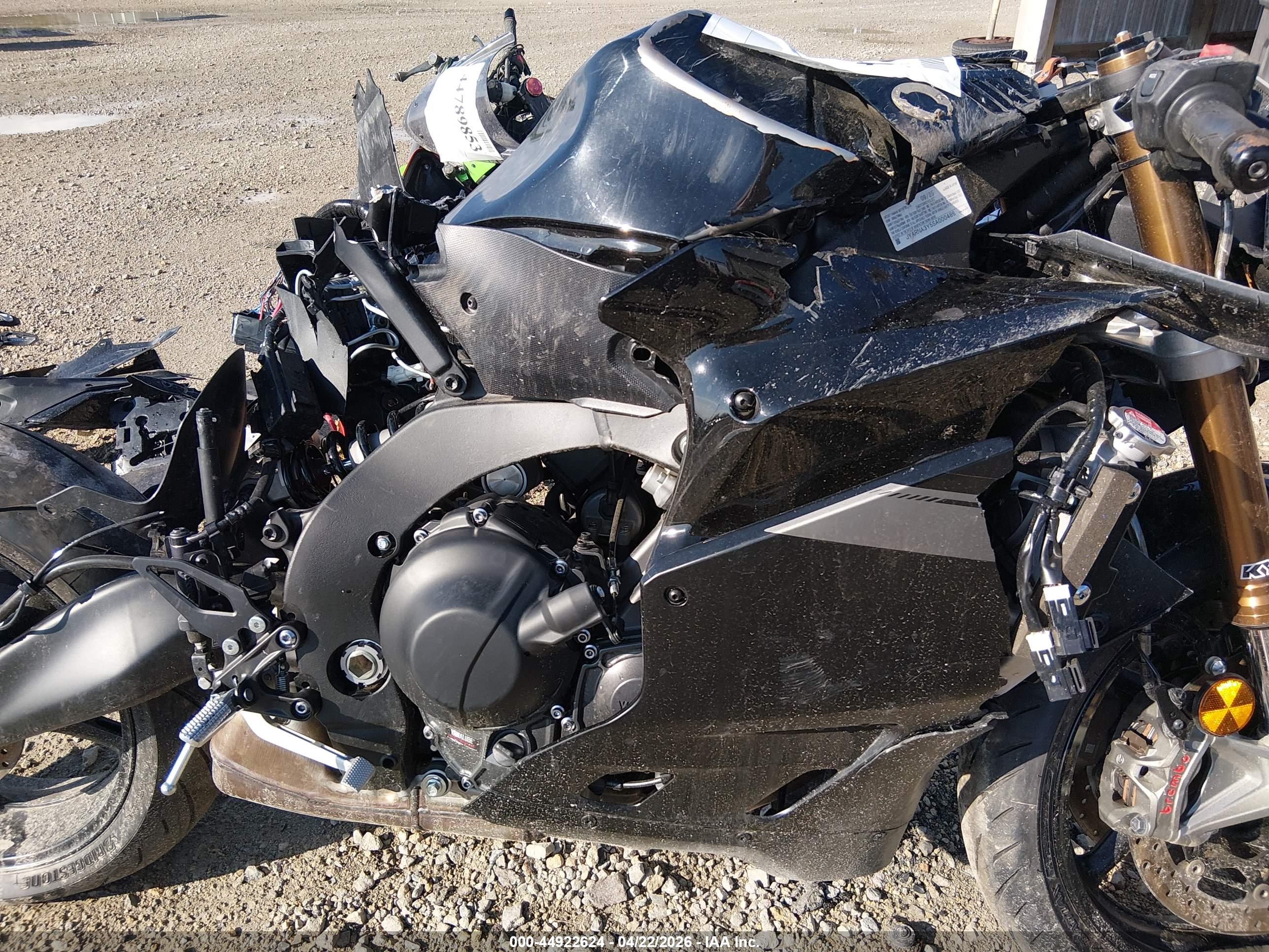 YAMAHA YZF890 image 8