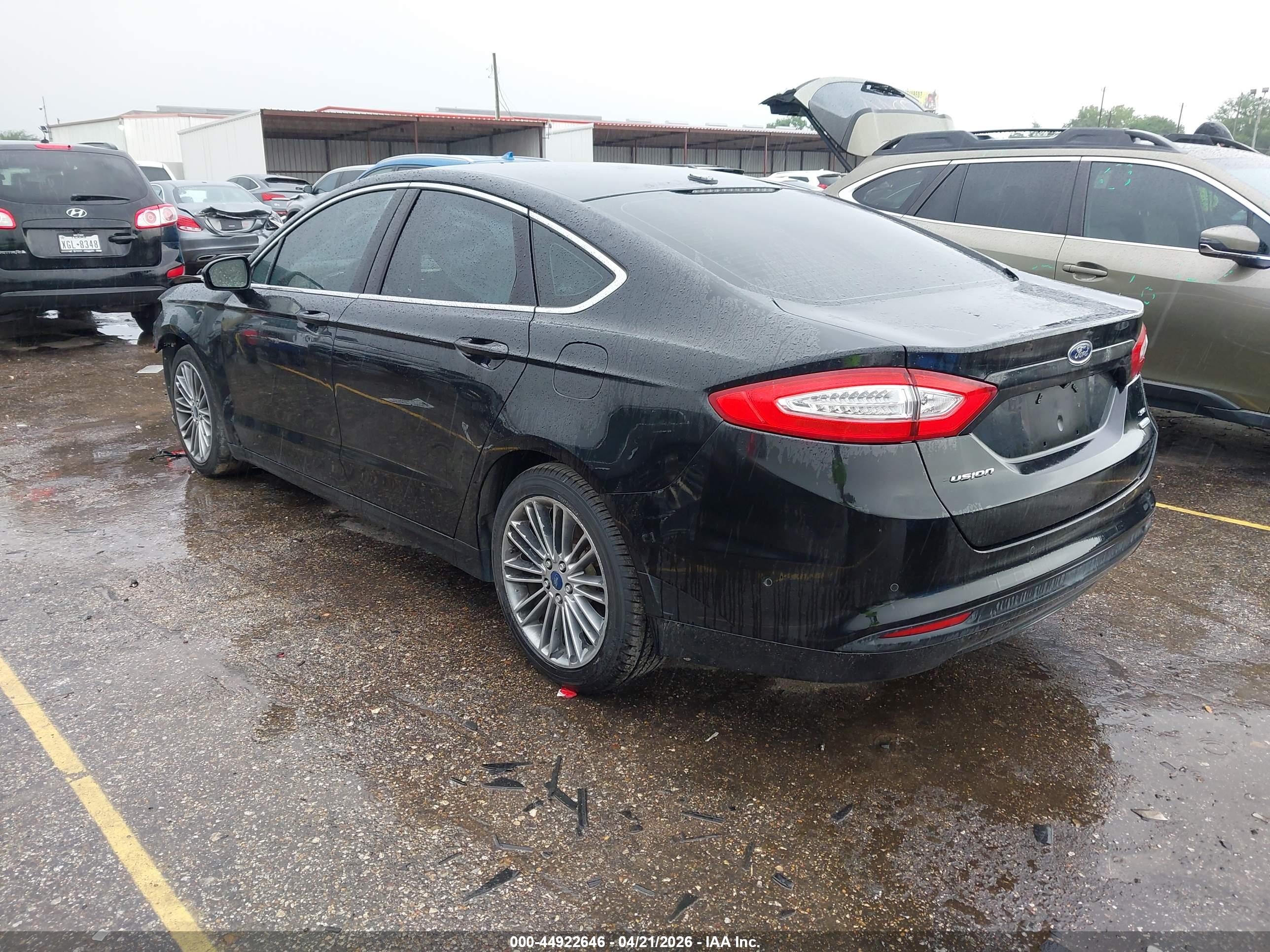 FORD FUSION image 3
