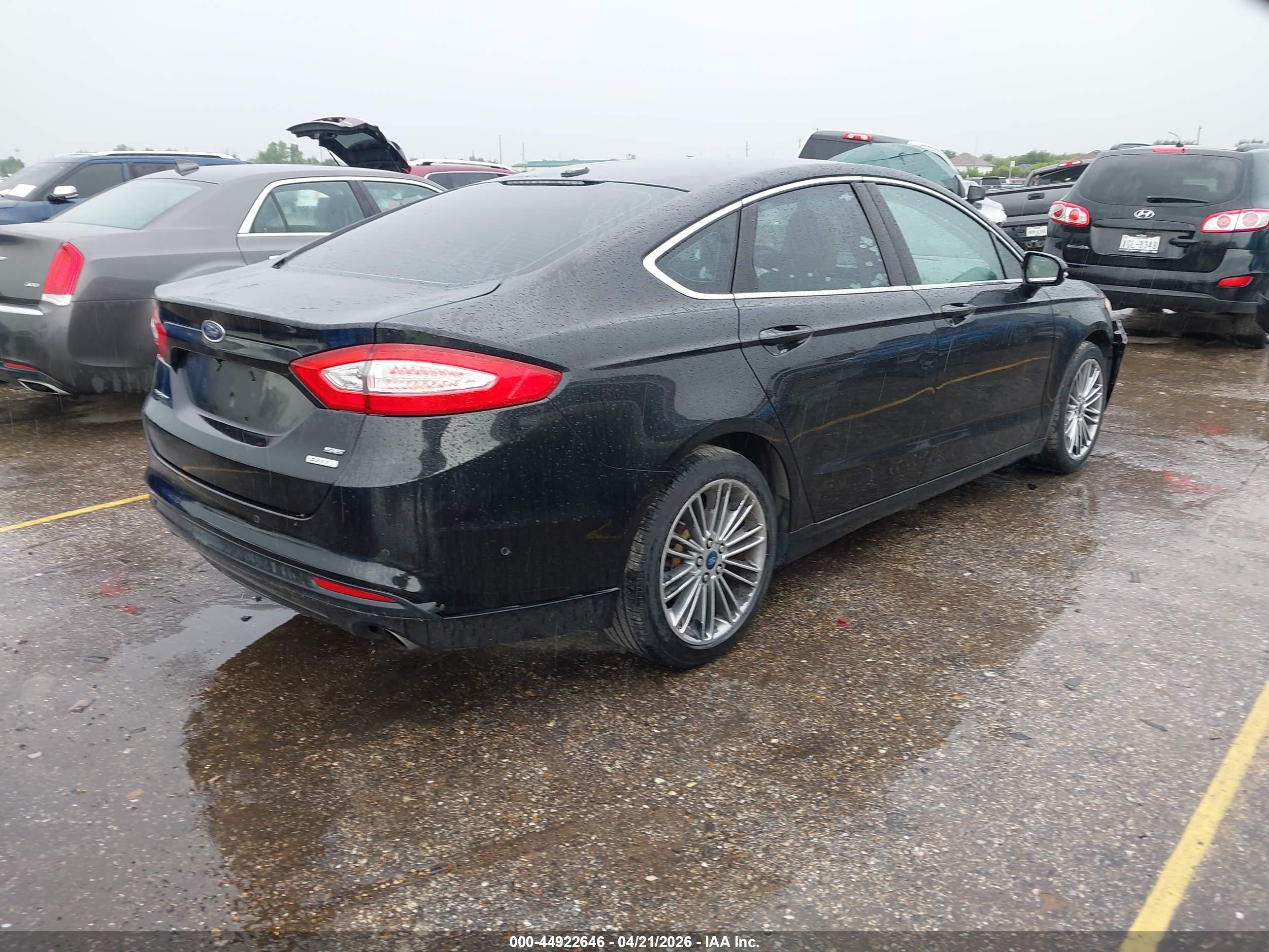 FORD FUSION image 4
