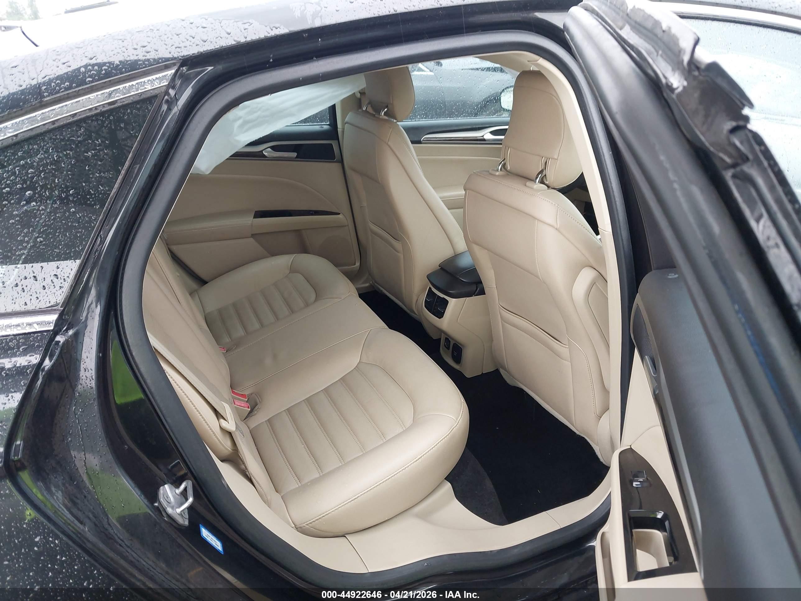 FORD FUSION image 8