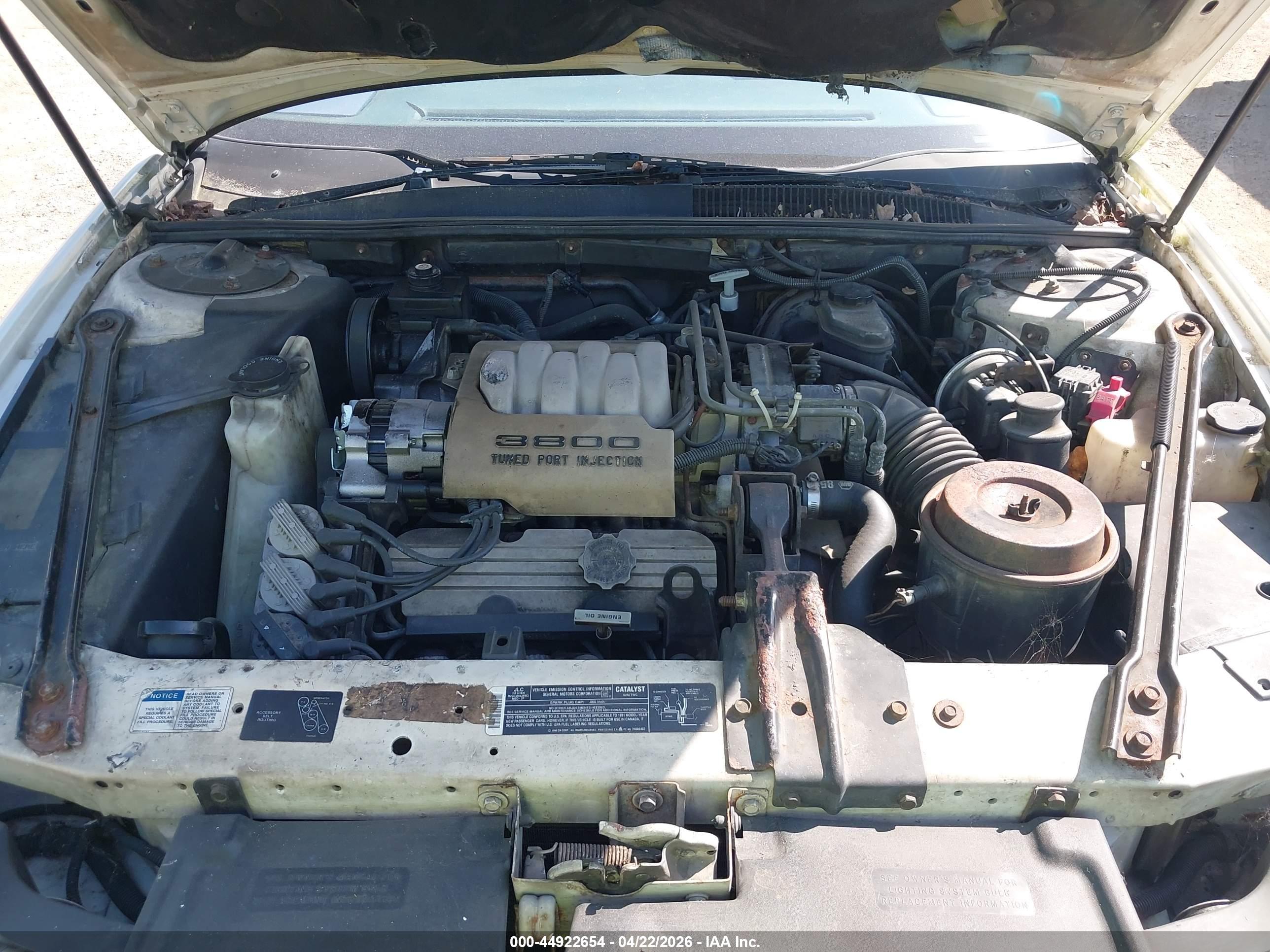 BUICK REGAL image 10