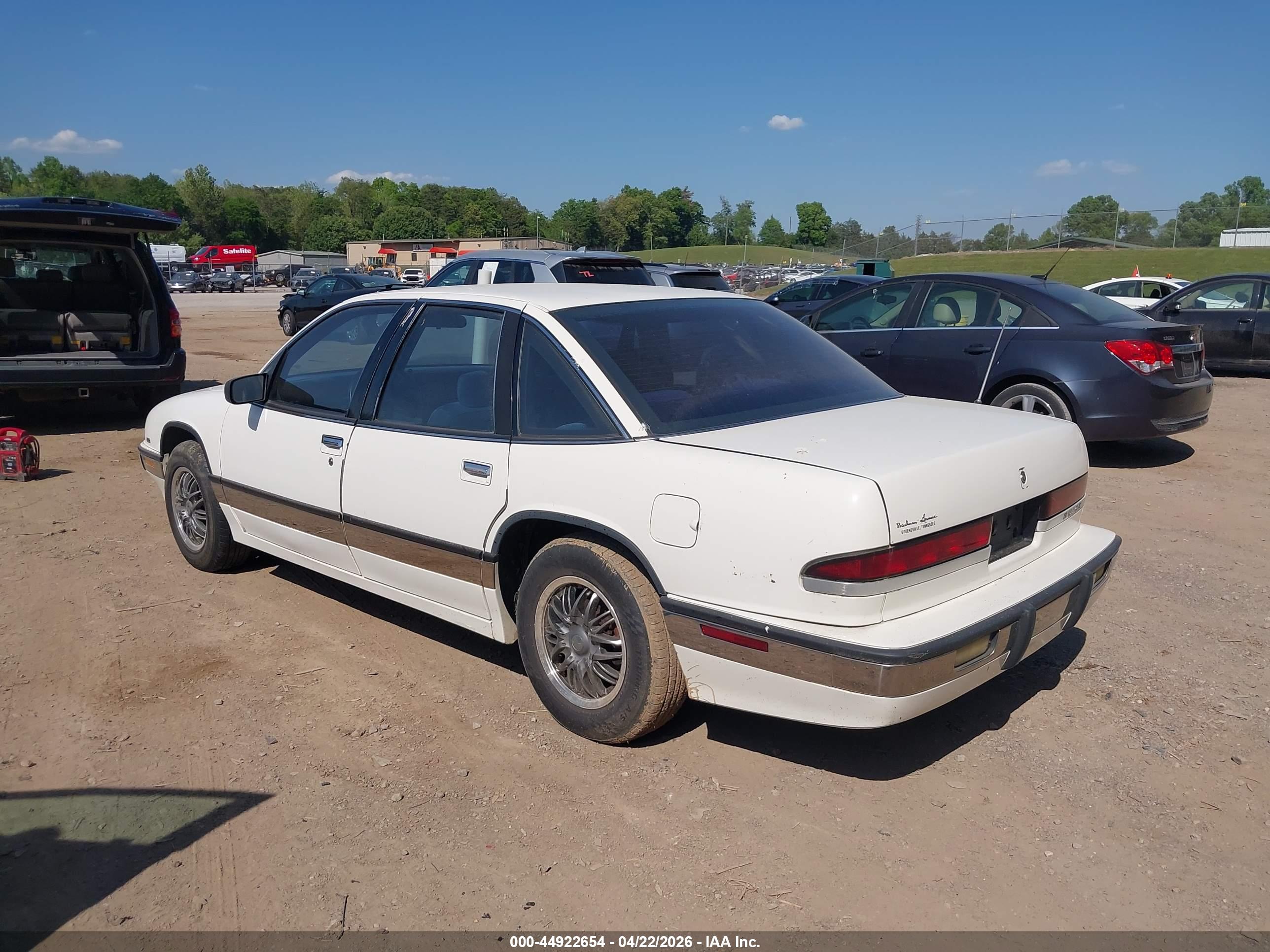 BUICK REGAL image 3