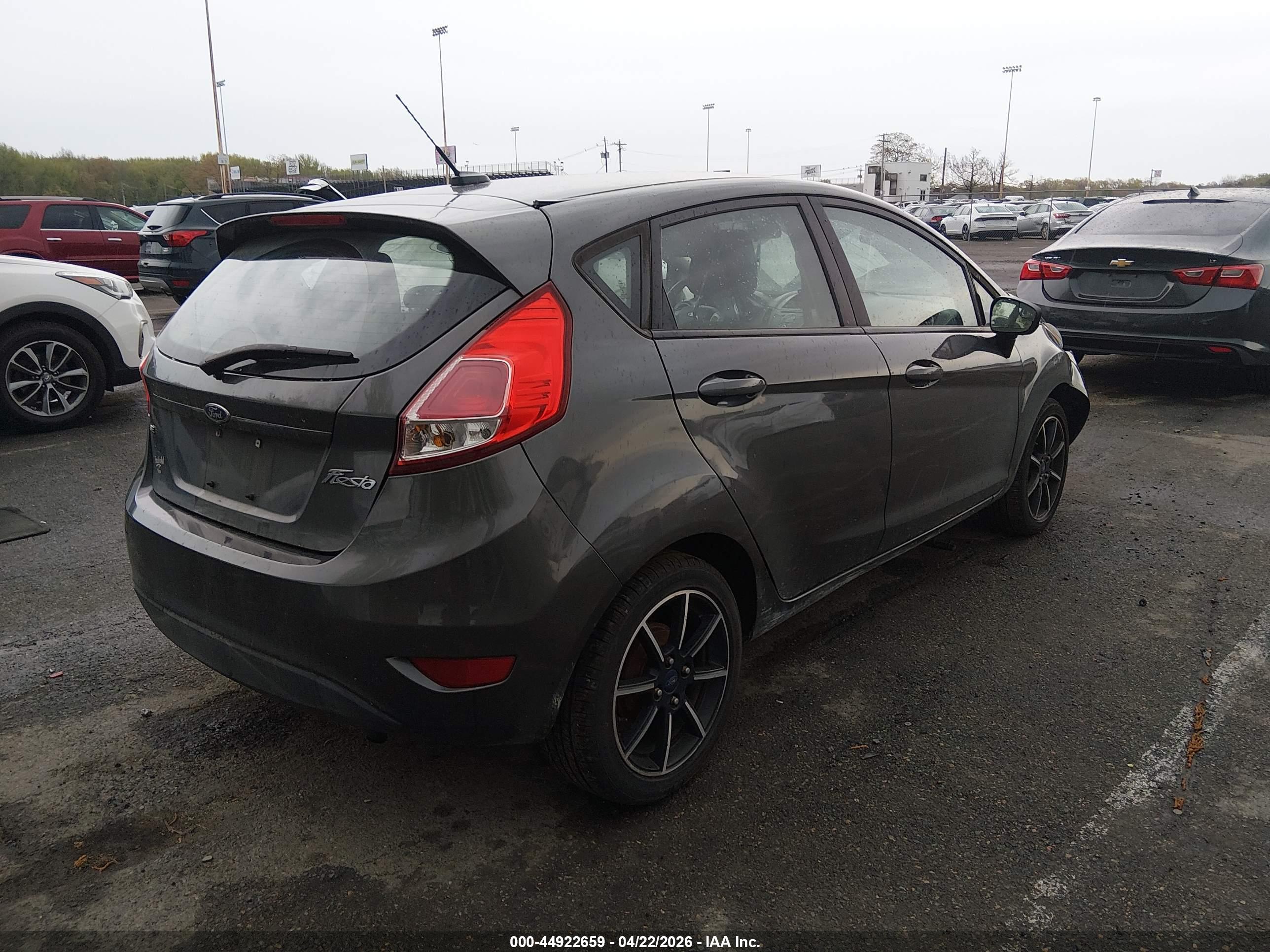 FORD FIESTA image 4