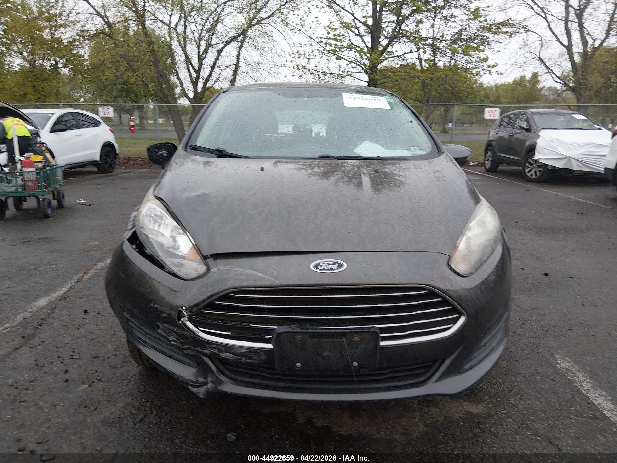FORD FIESTA image 6