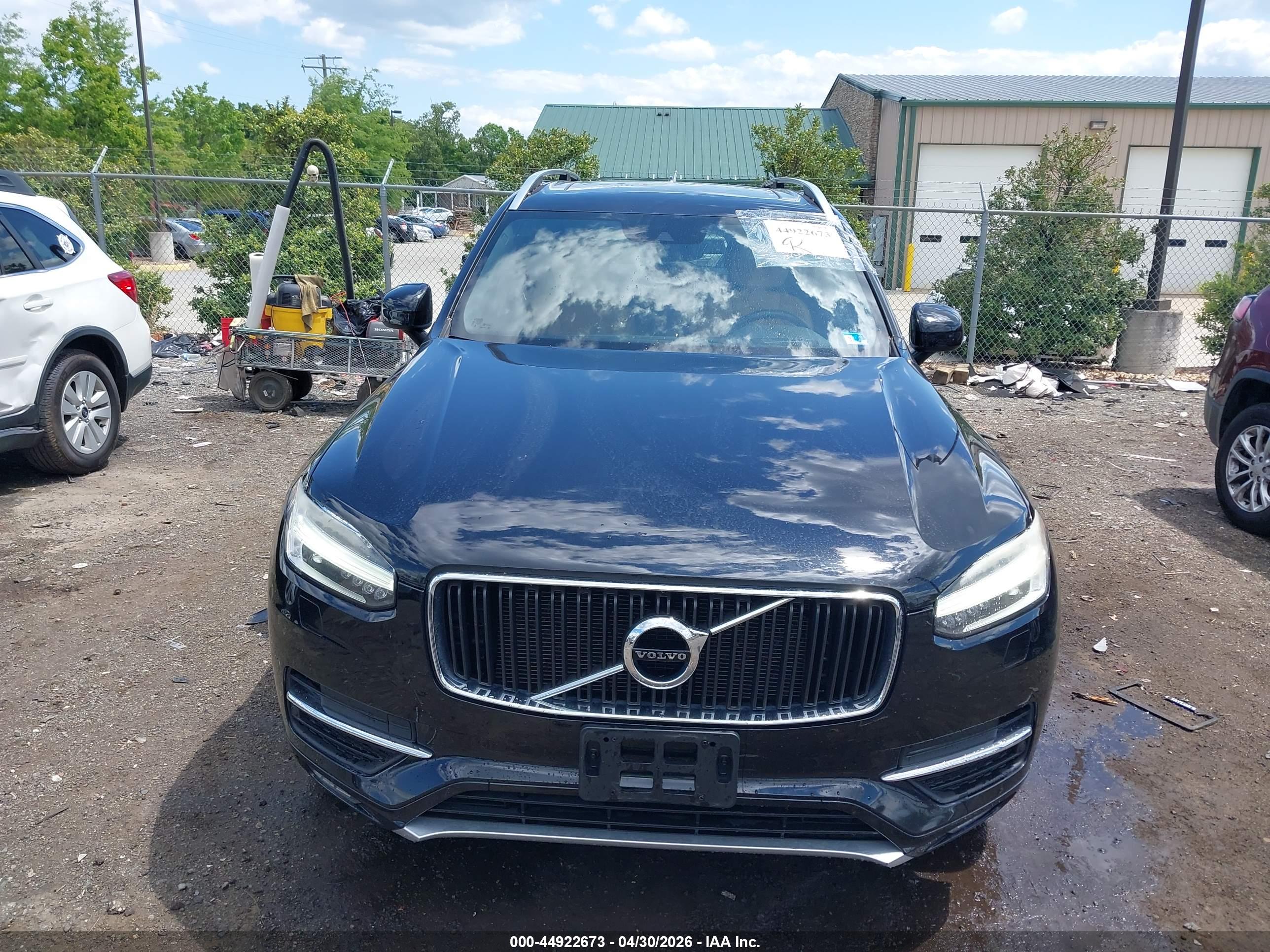 VOLVO XC90 image 6