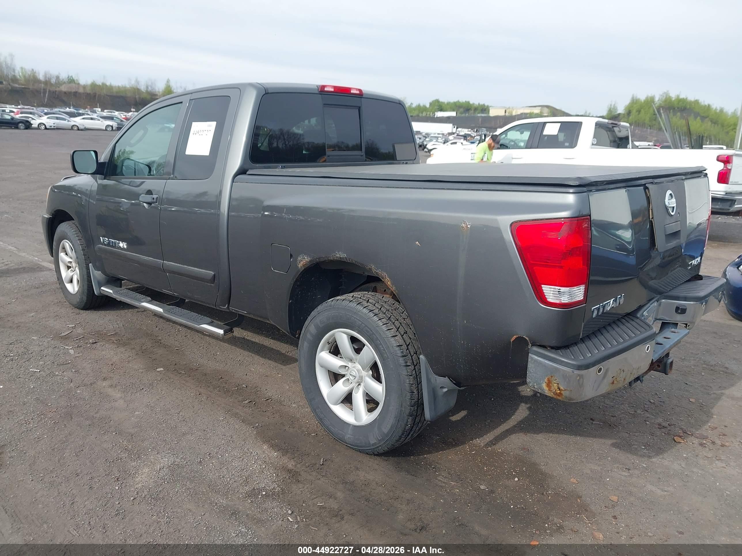 NISSAN TITAN image 3