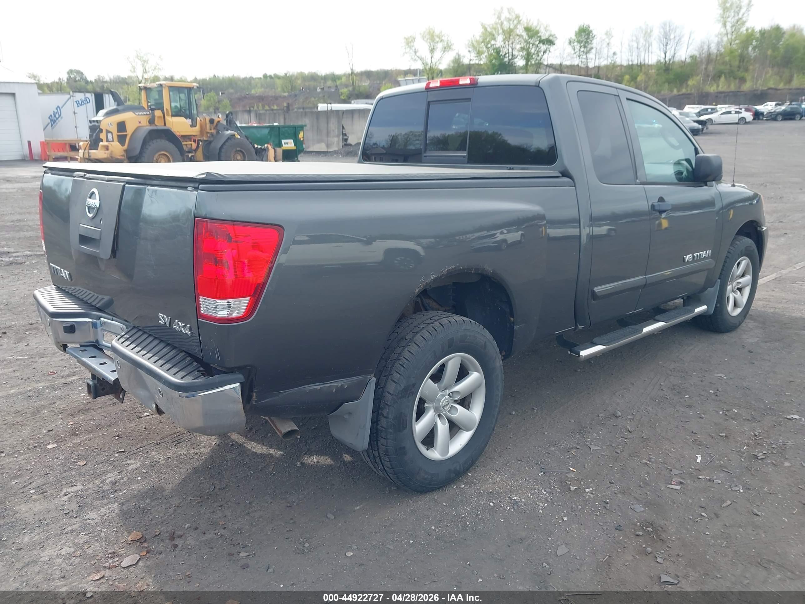 NISSAN TITAN image 4