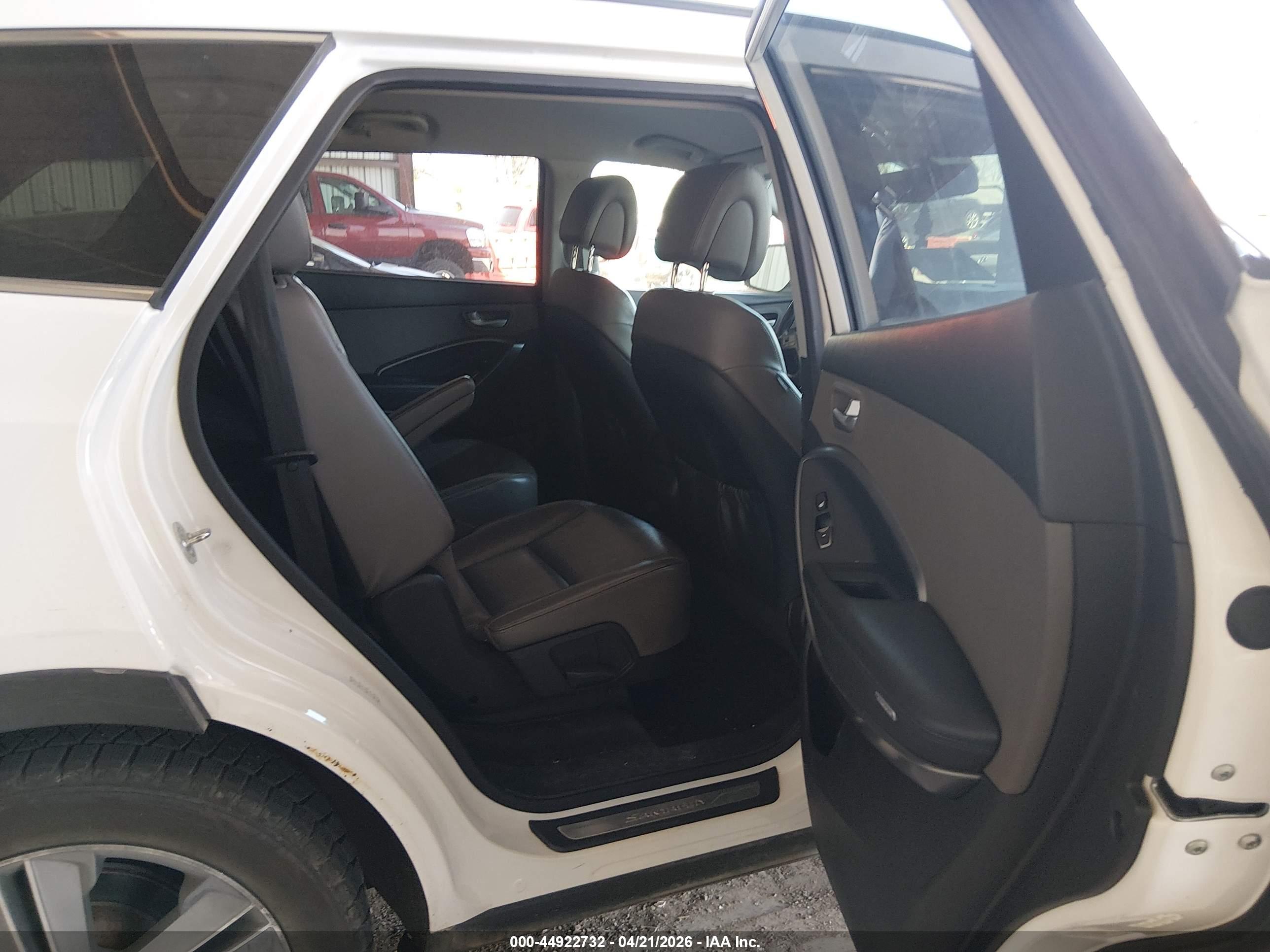 HYUNDAI SANTA image 8