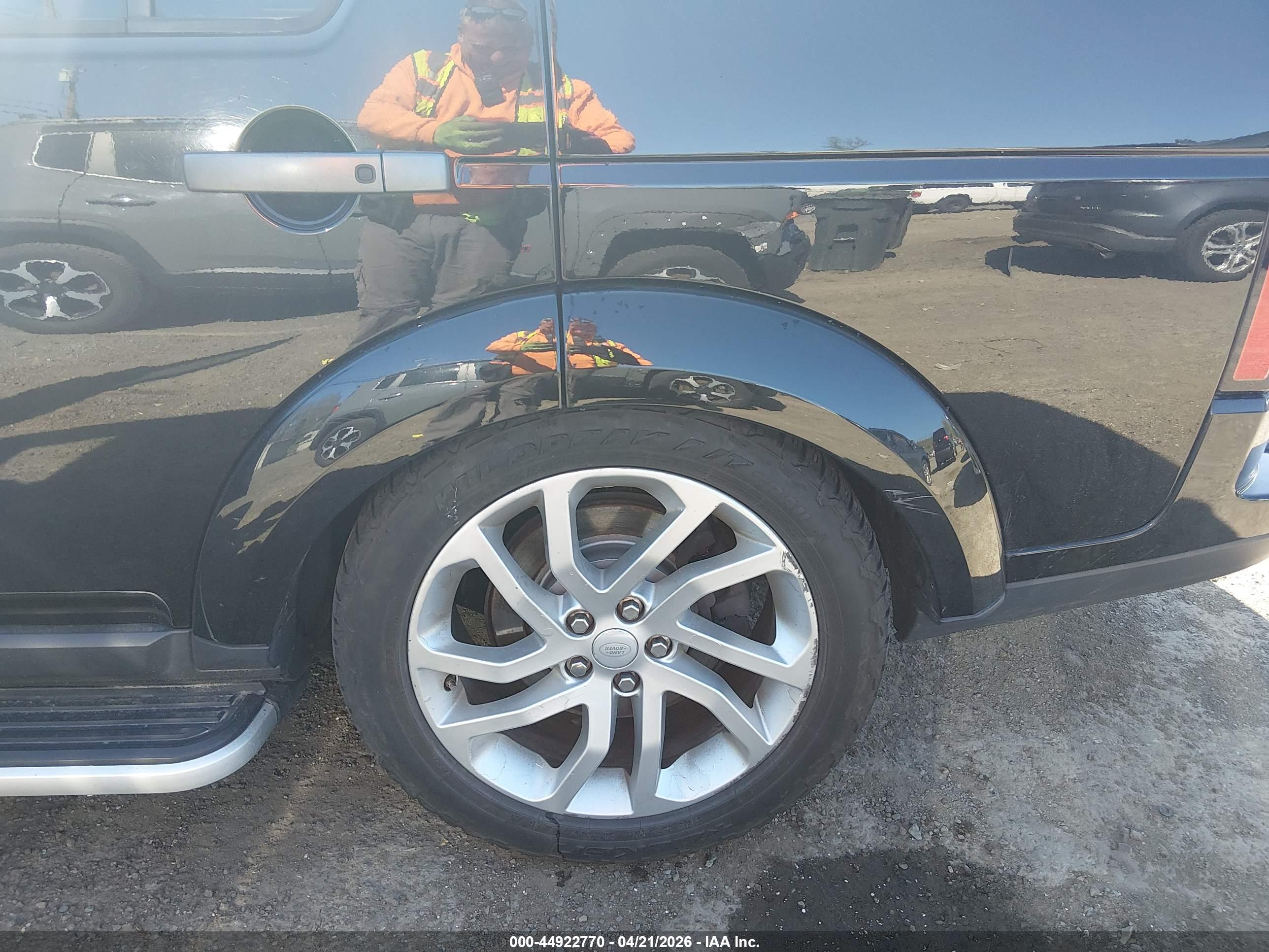 LAND ROVER image 6