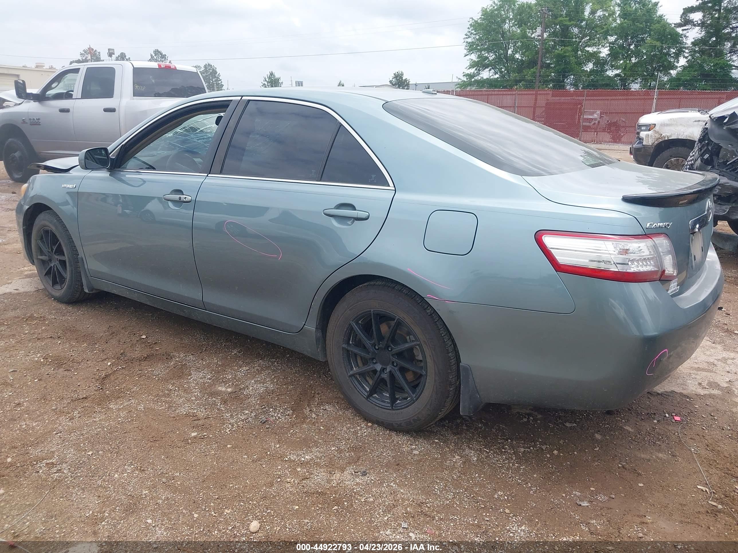TOYOTA CAMRY image 3