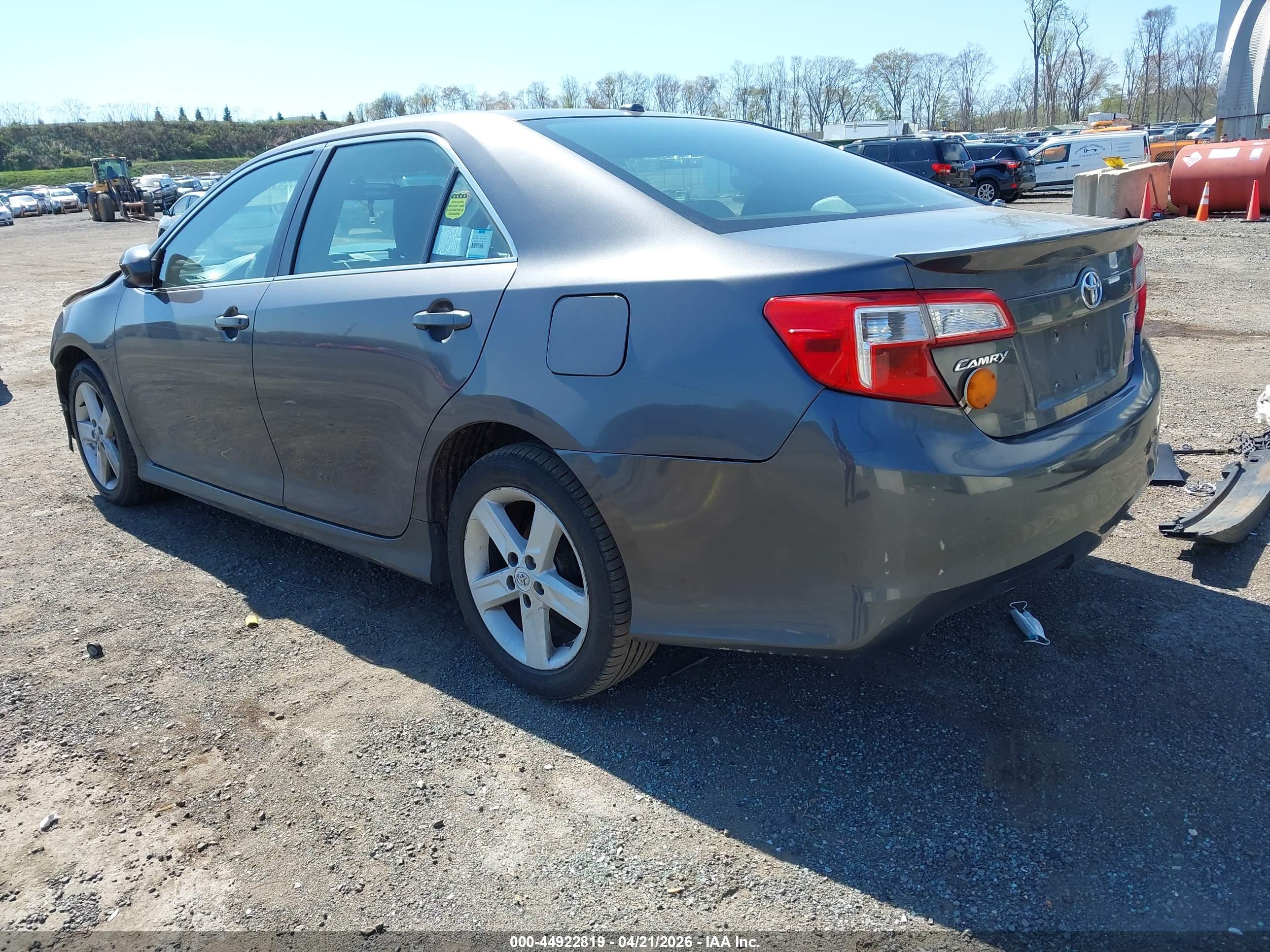 TOYOTA CAMRY image 3