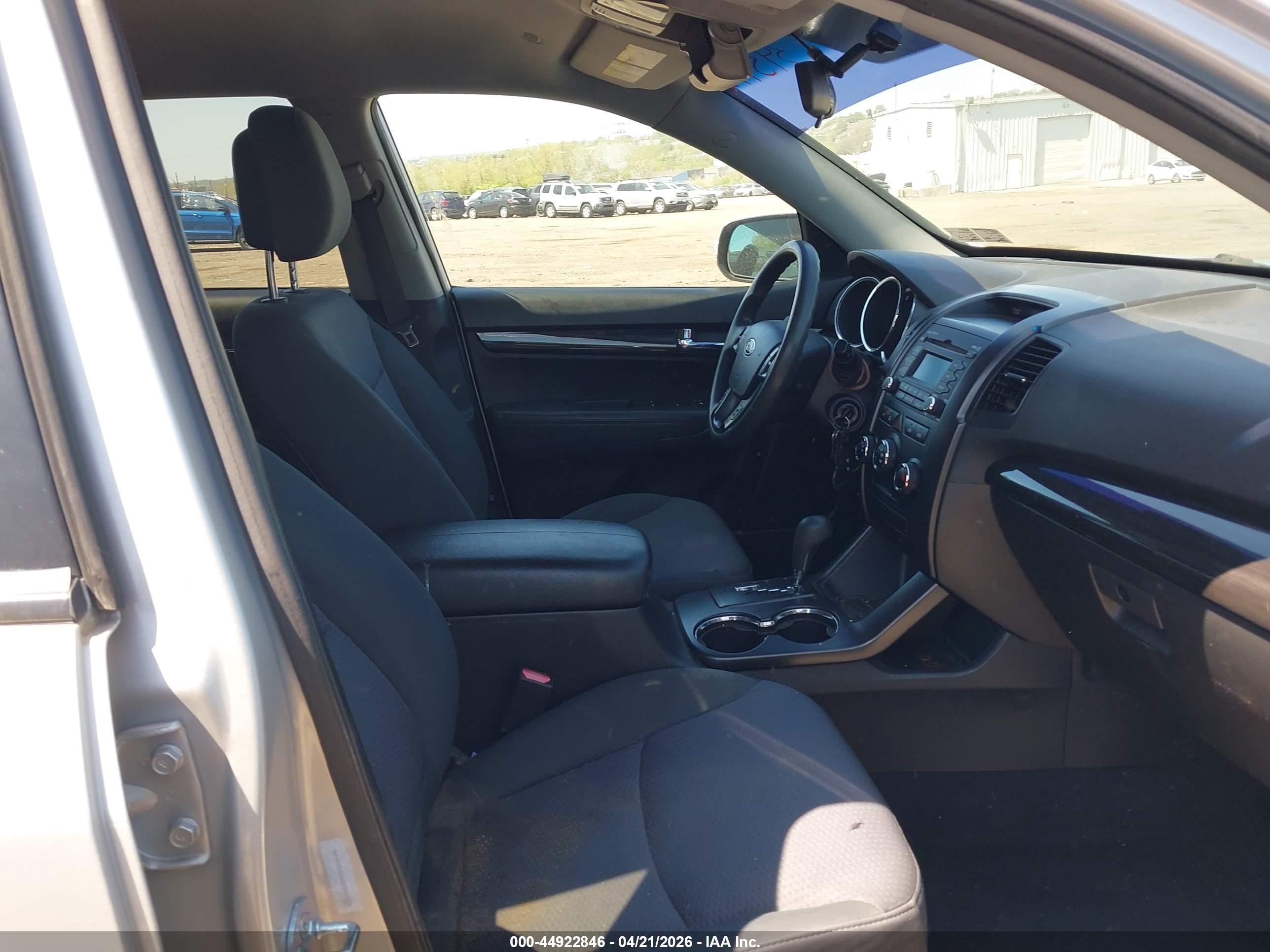 KIA SORENTO image 5