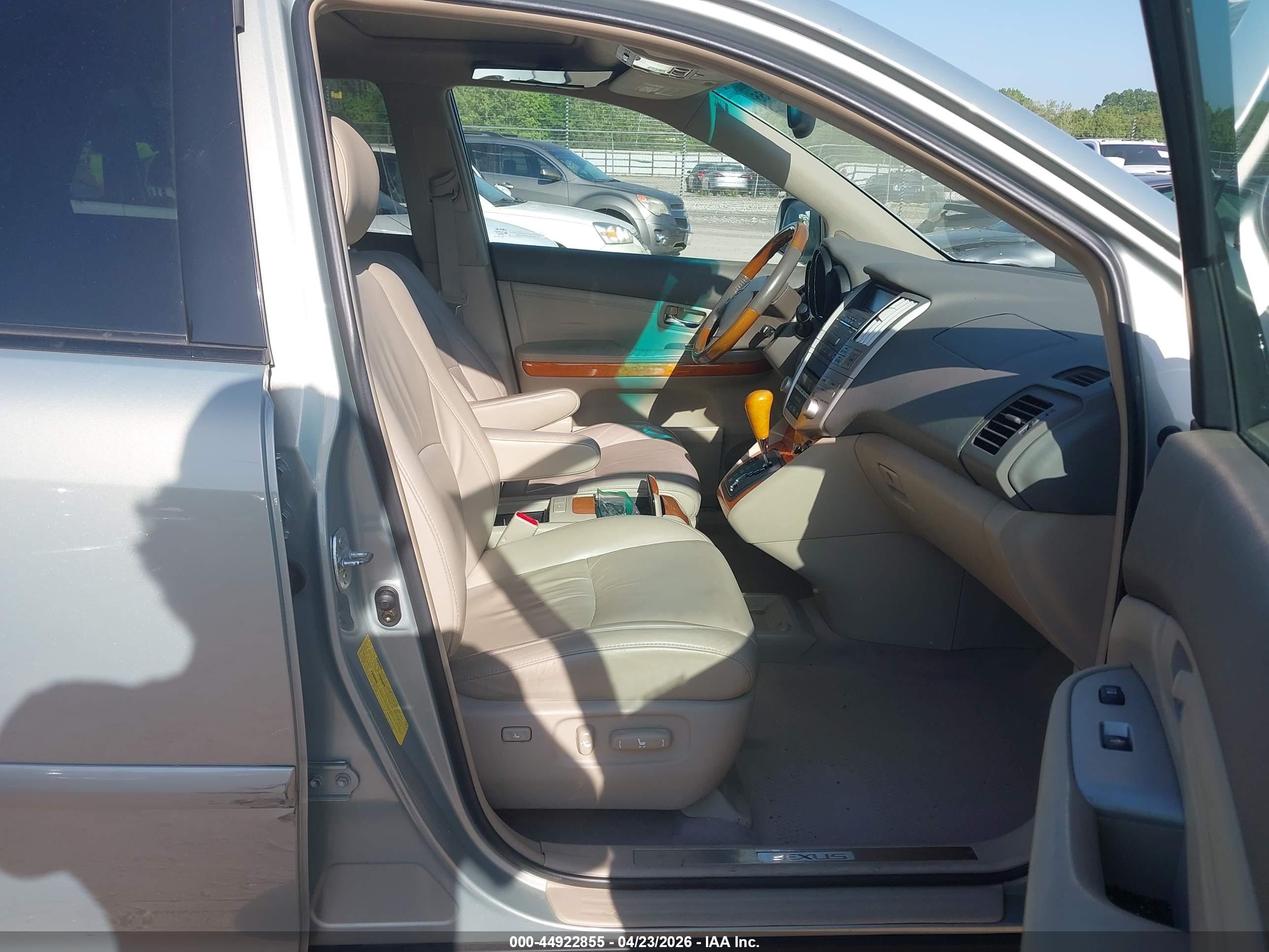 LEXUS RX image 5