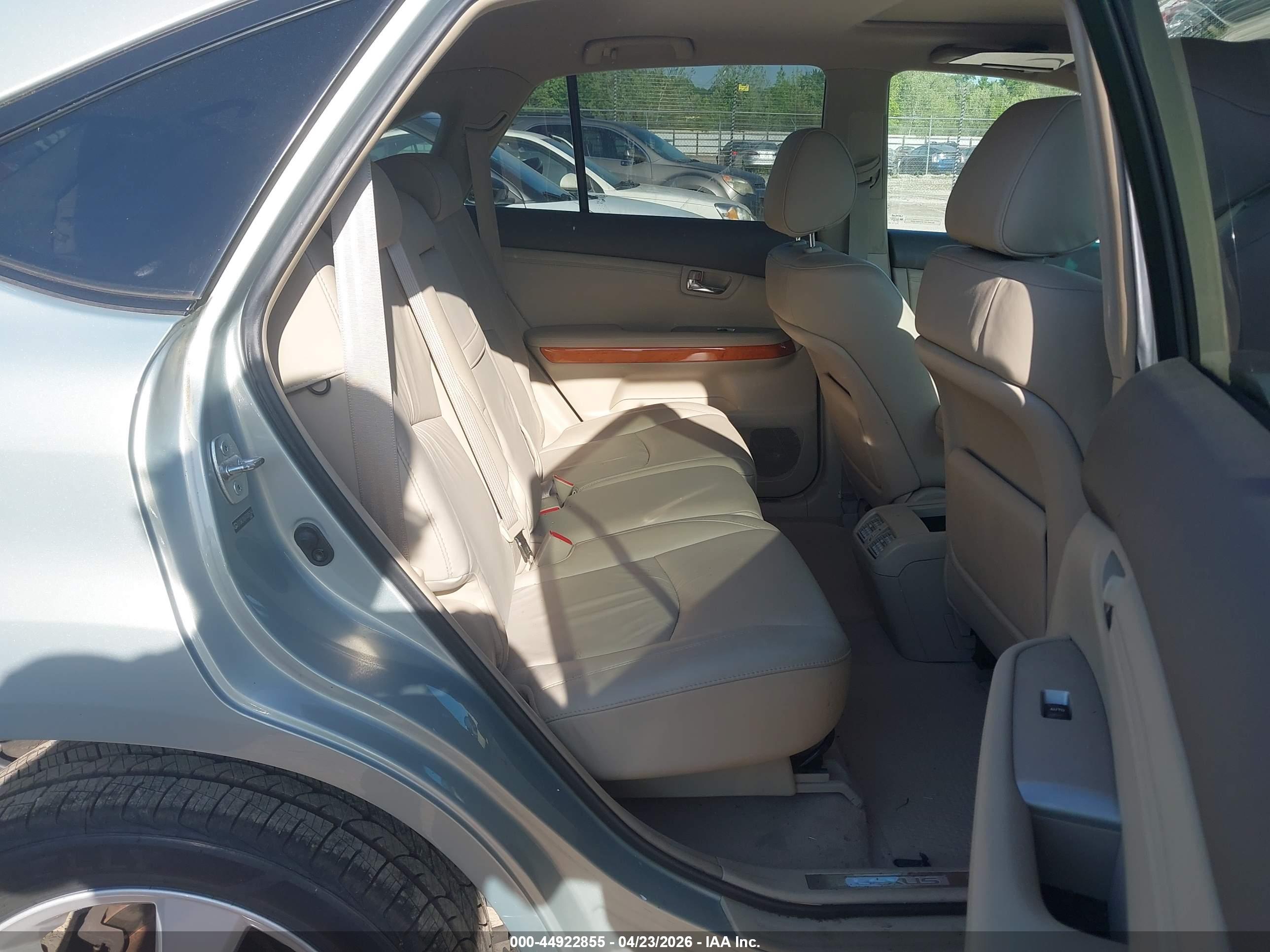 LEXUS RX image 8