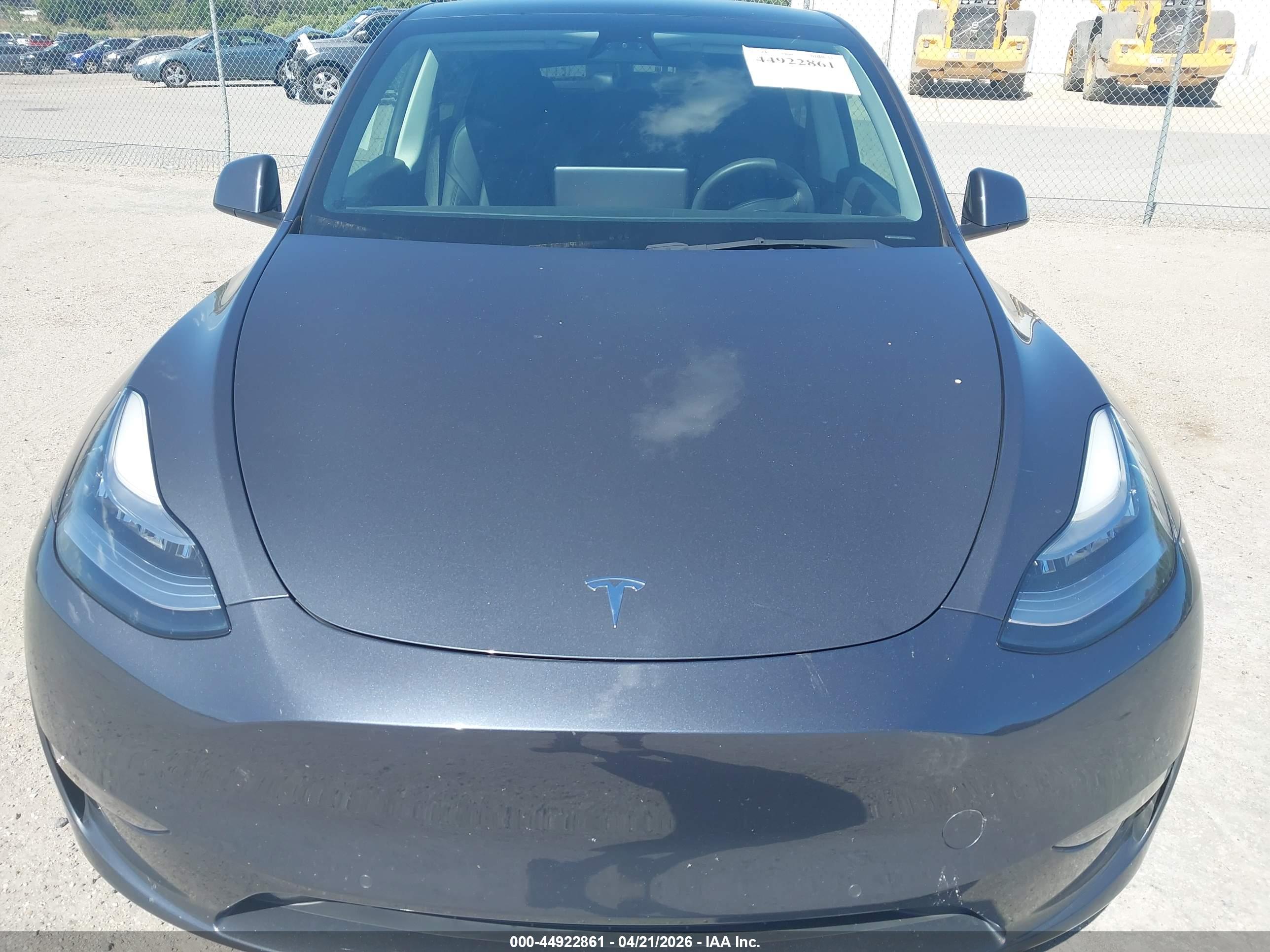 TESLA MODEL image 10