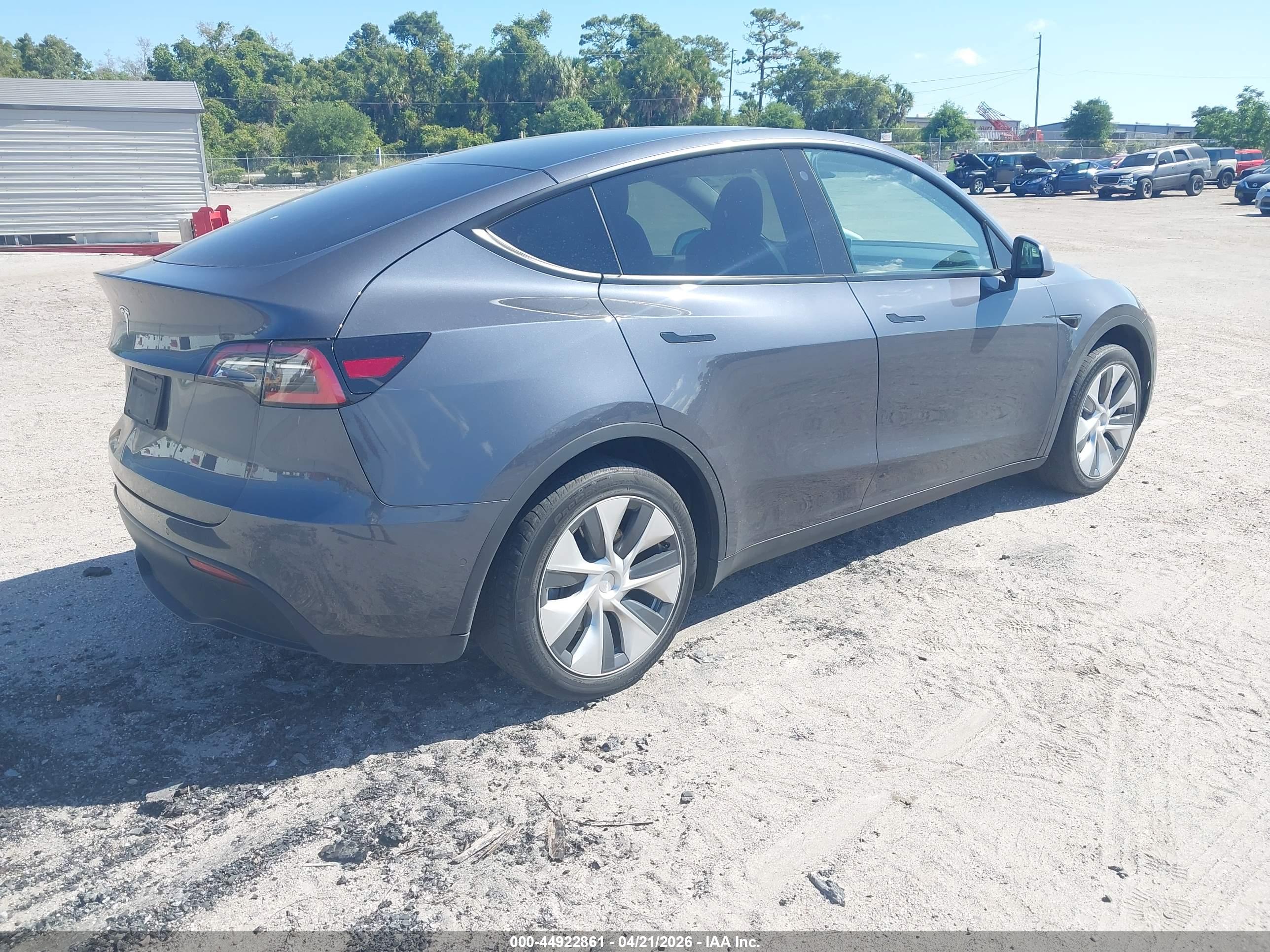 TESLA MODEL image 4