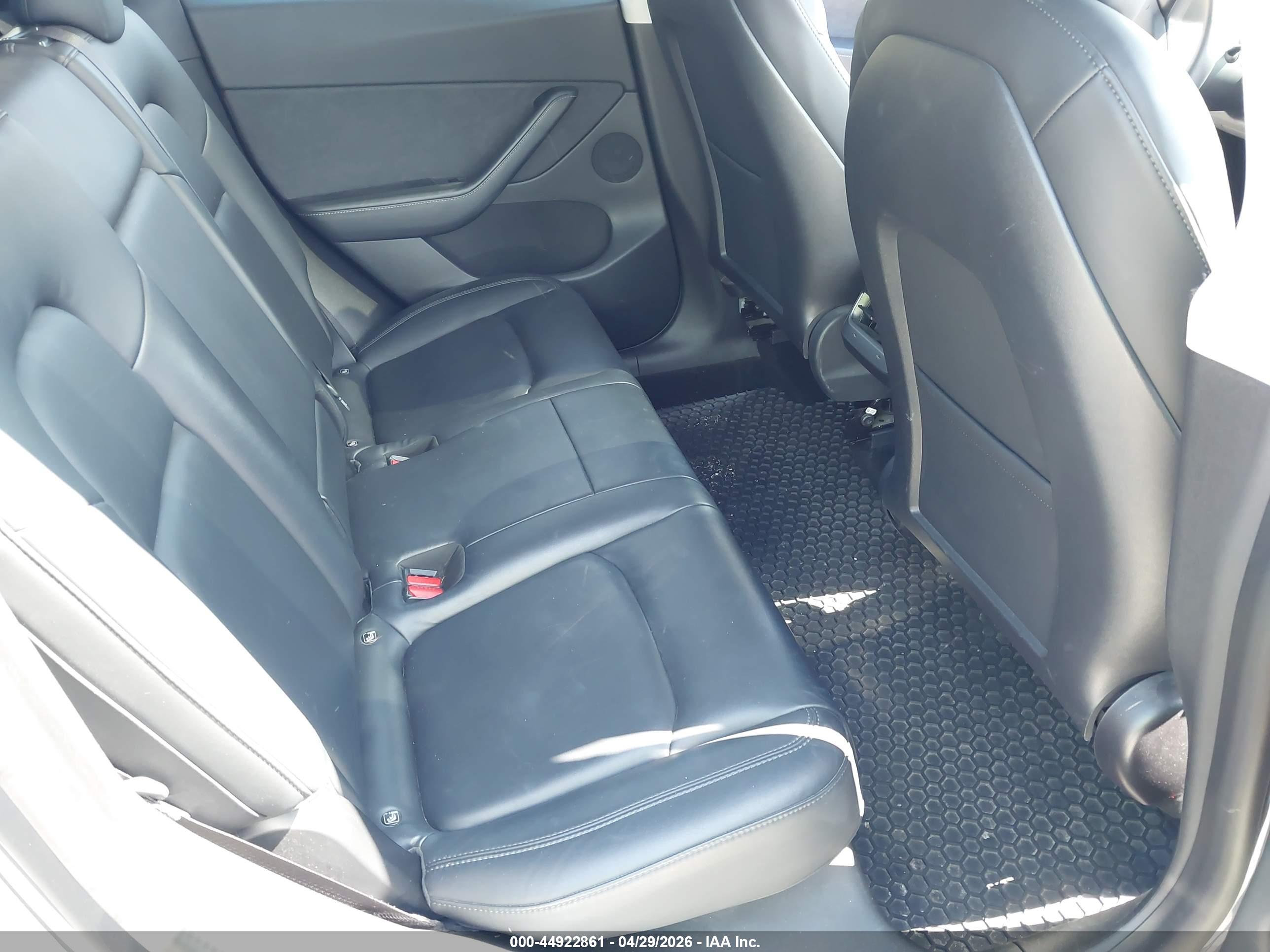 TESLA MODEL image 8