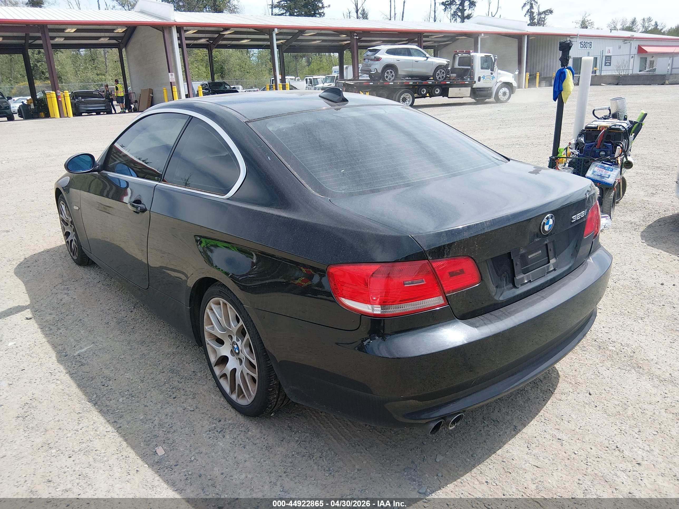 BMW 328I image 3