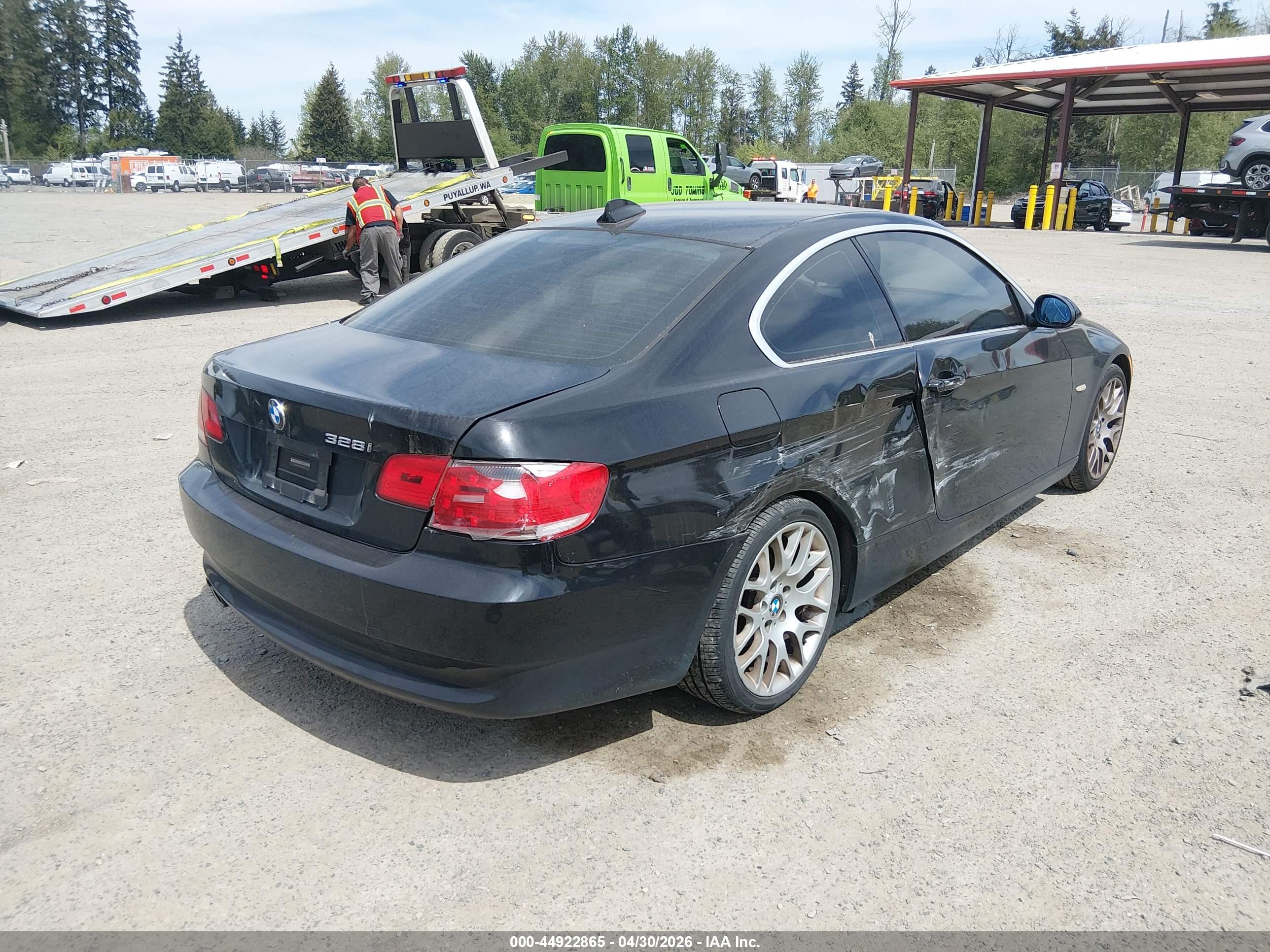 BMW 328I image 4