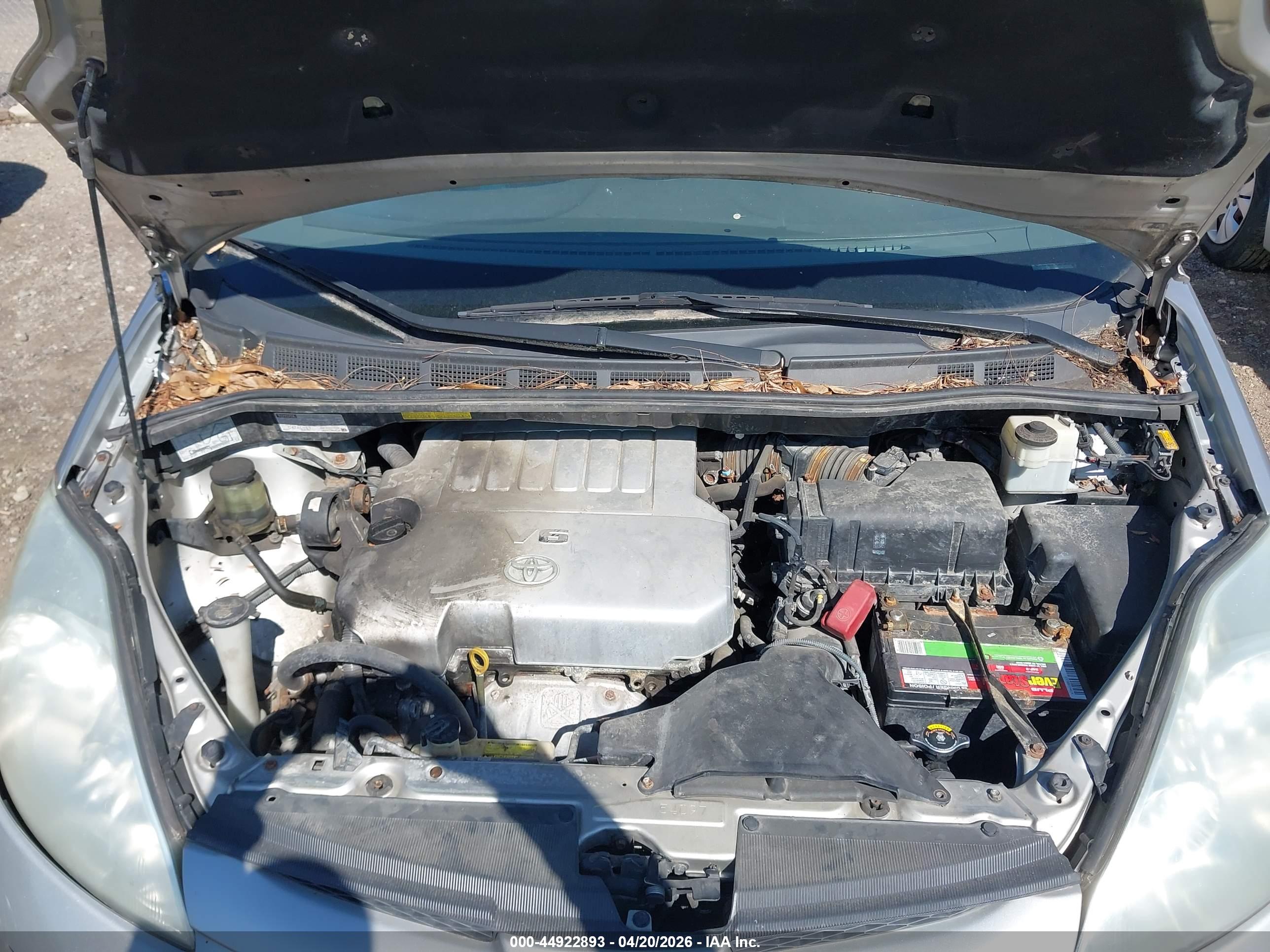 TOYOTA SIENNA image 10