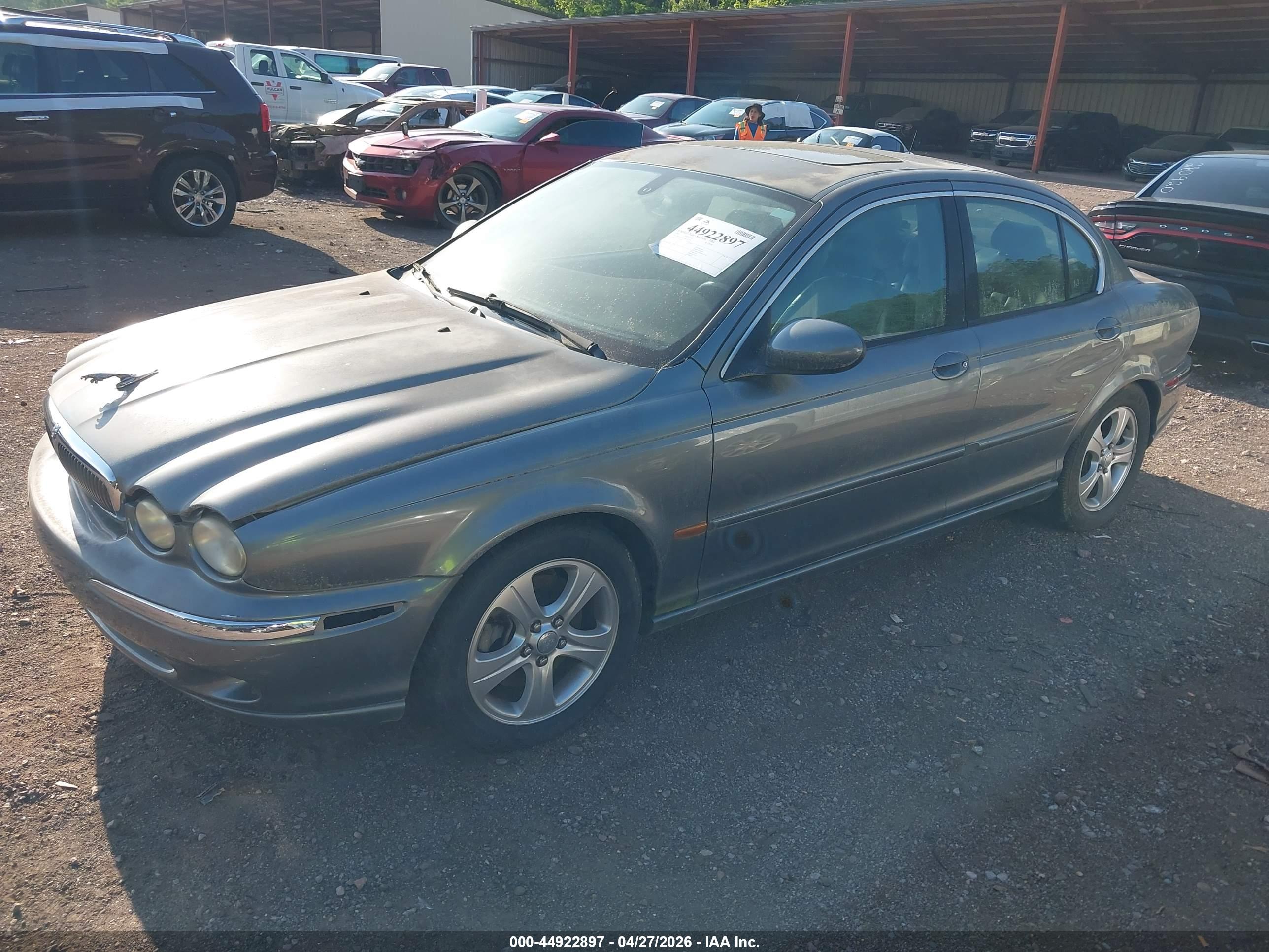 JAGUAR X-TYPE image 2