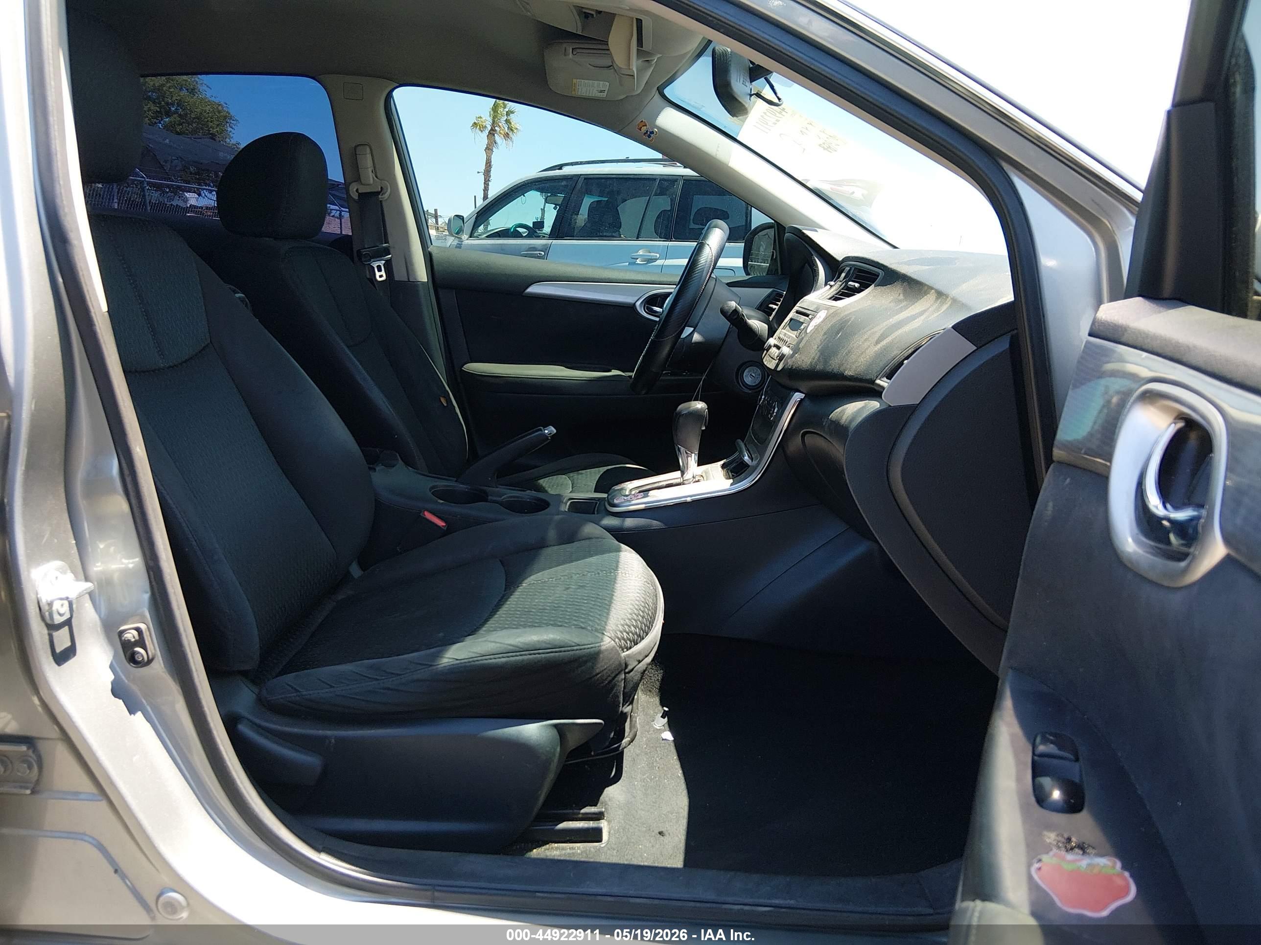 NISSAN SENTRA image 5