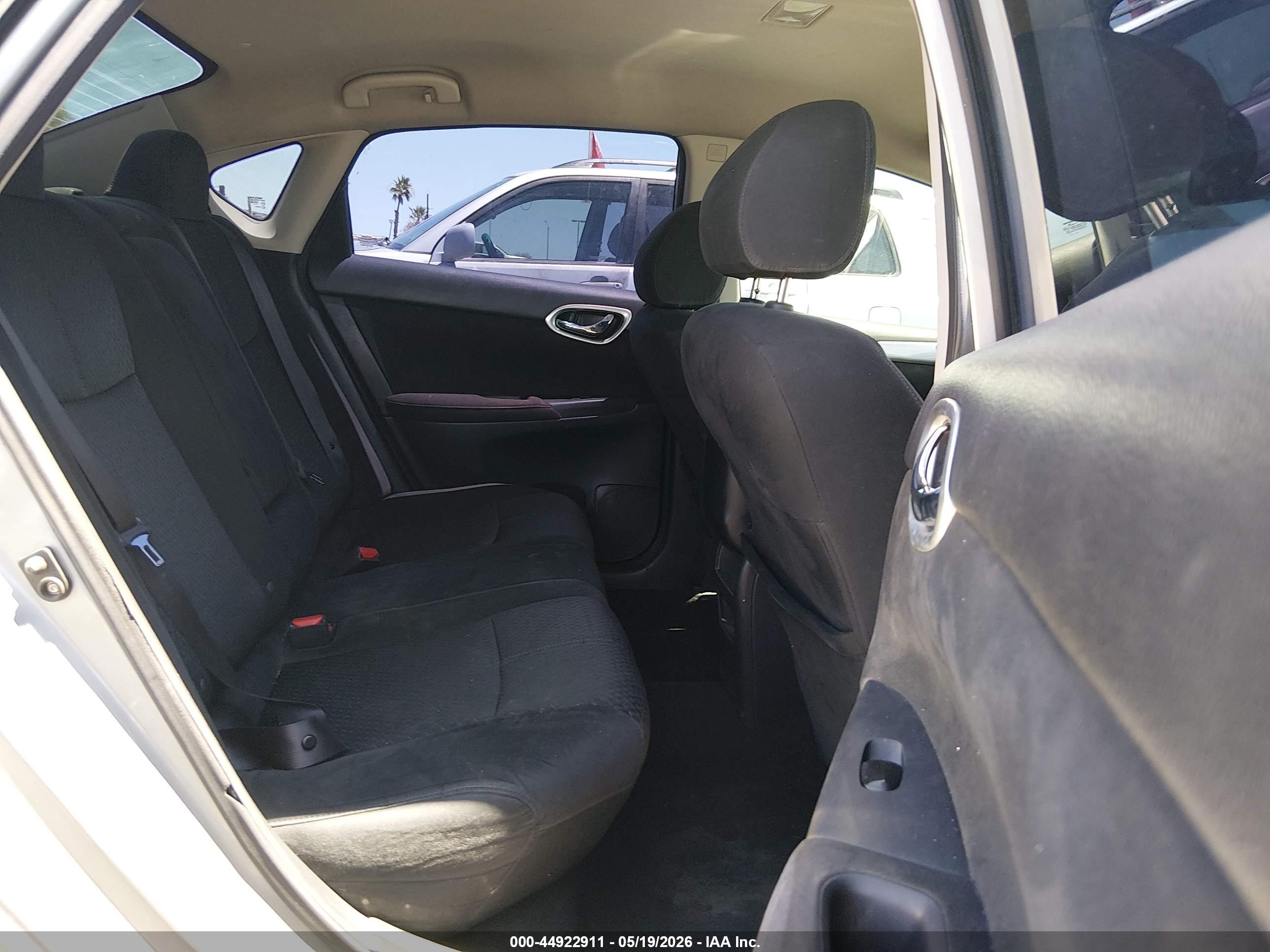 NISSAN SENTRA image 8