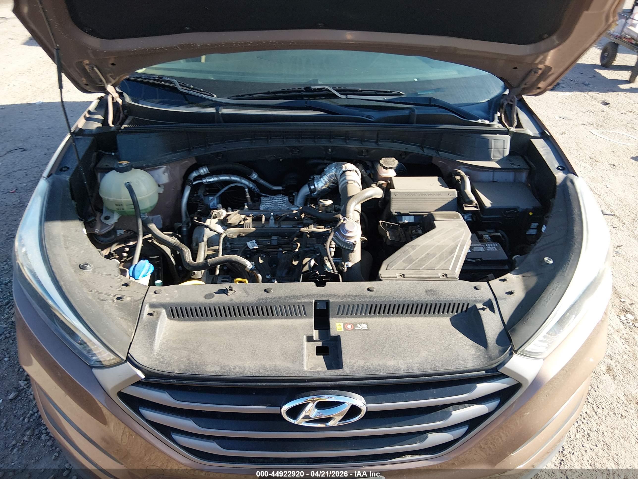 HYUNDAI TUCSON image 10