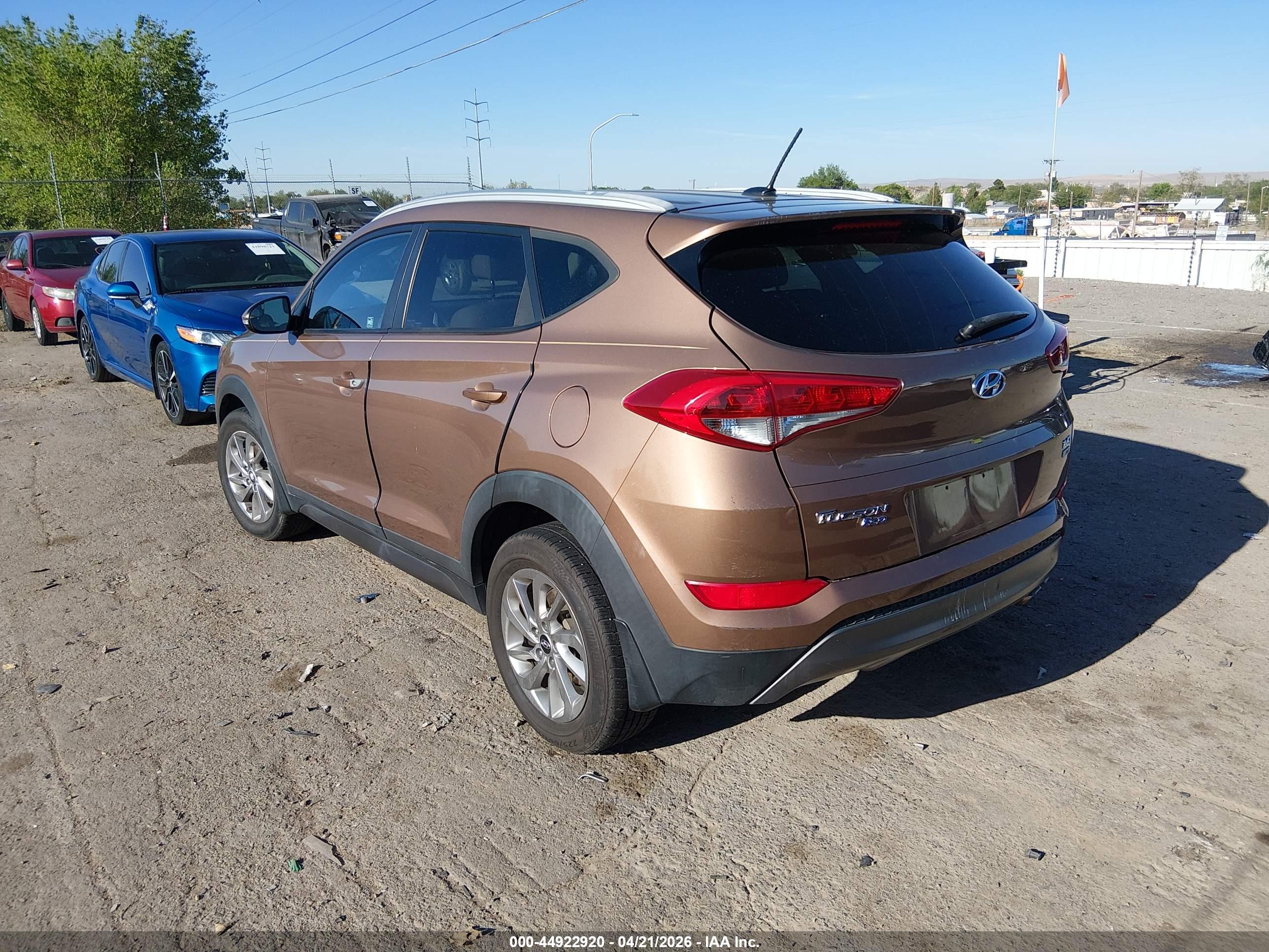 HYUNDAI TUCSON image 3