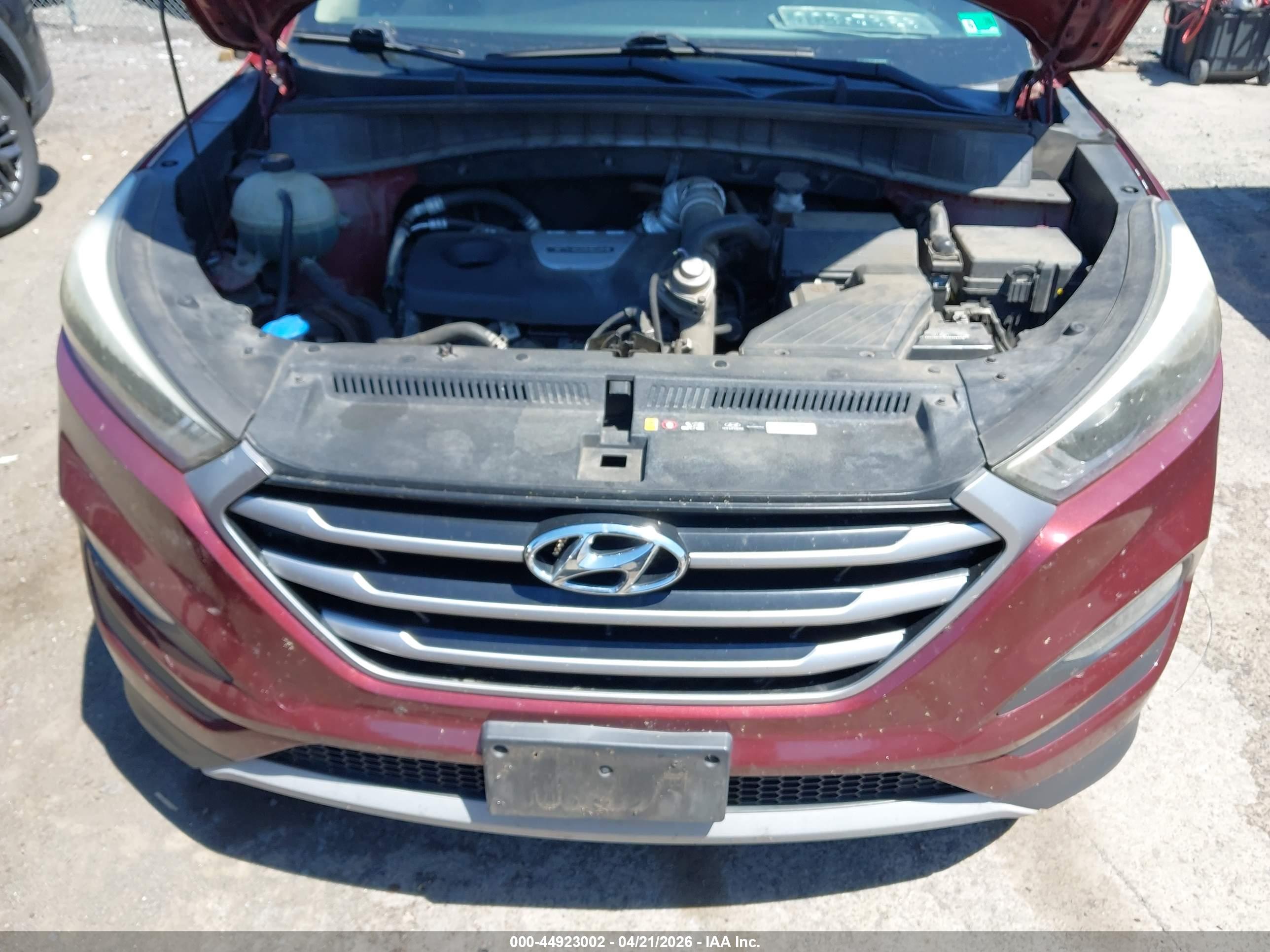HYUNDAI TUCSON image 6