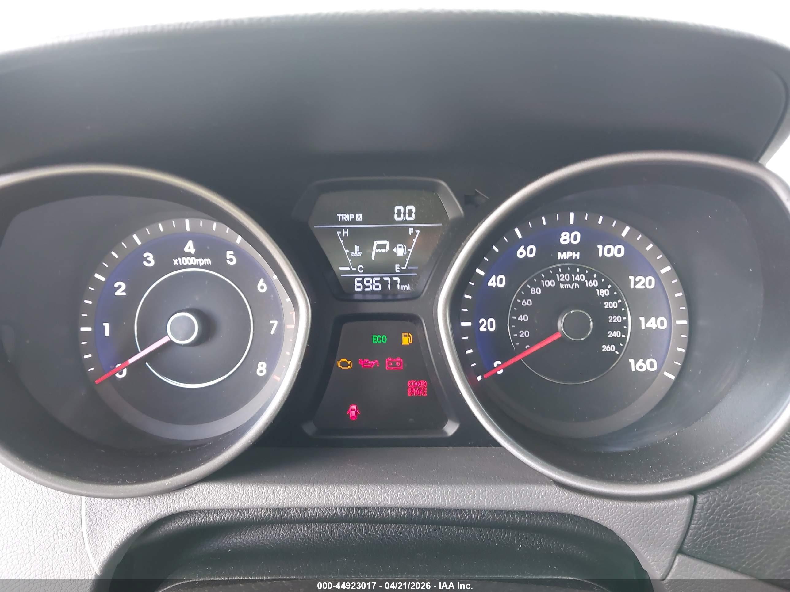 HYUNDAI ELANTRA image 7