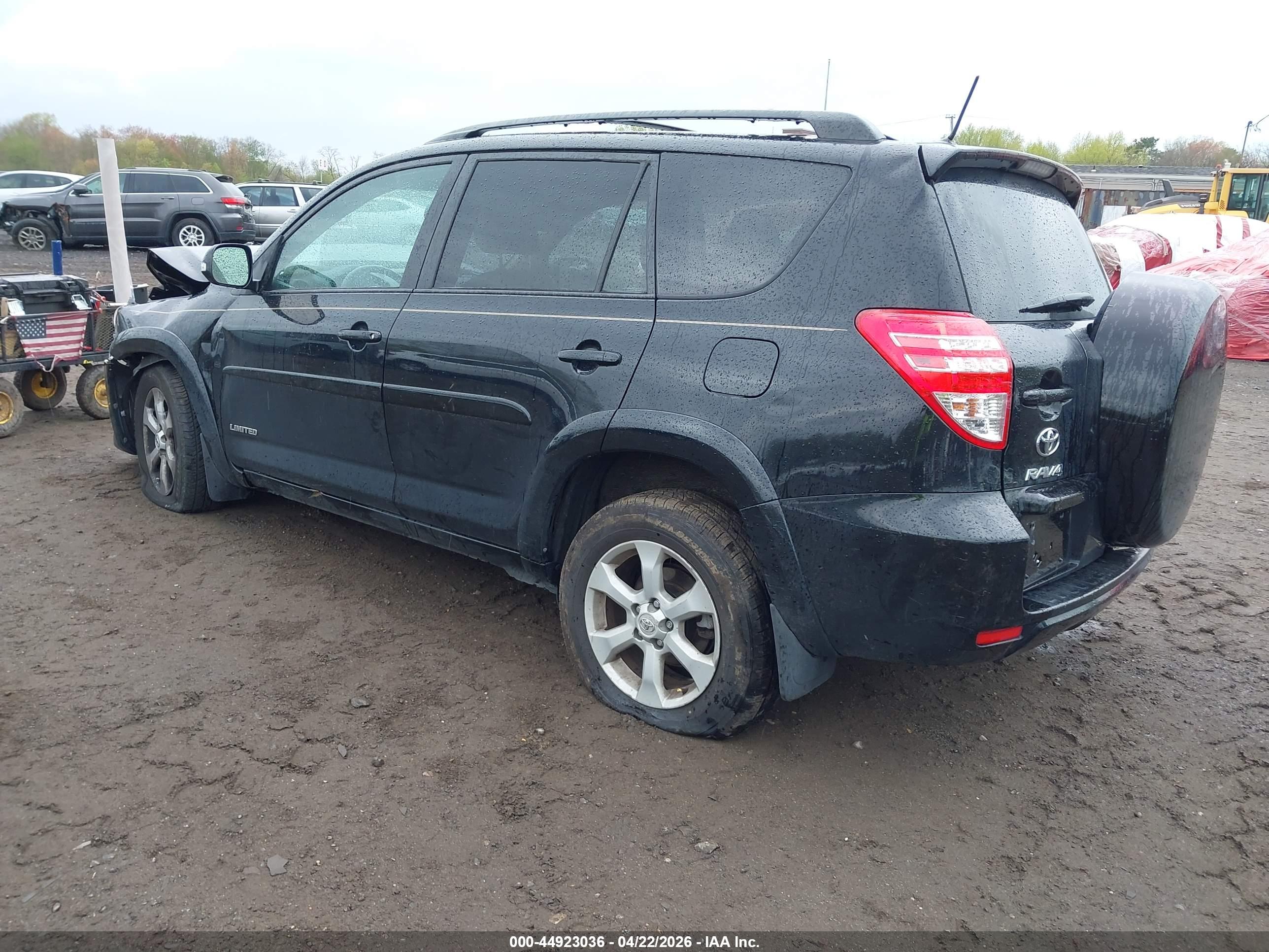 TOYOTA RAV4 image 3