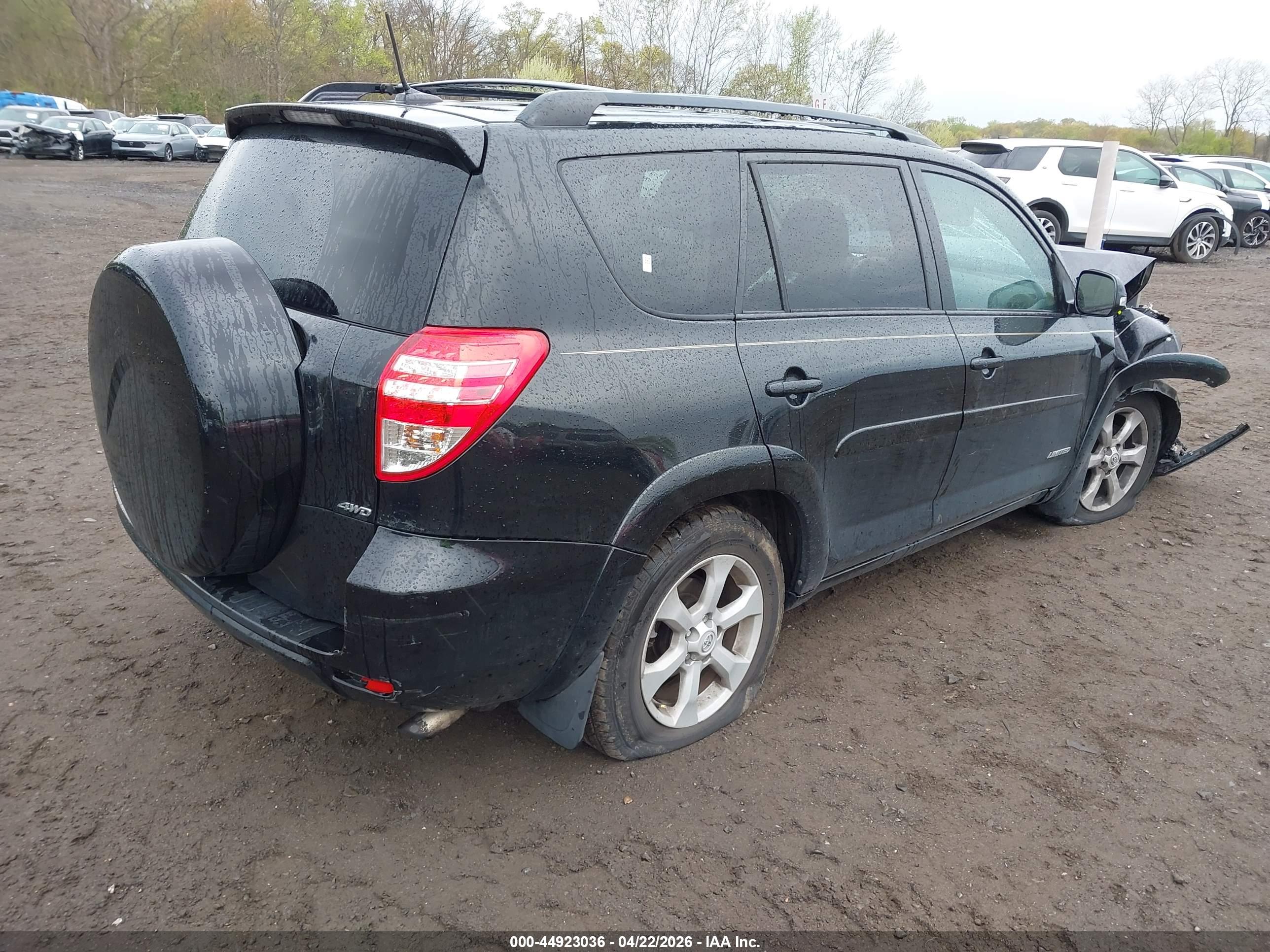 TOYOTA RAV4 image 4