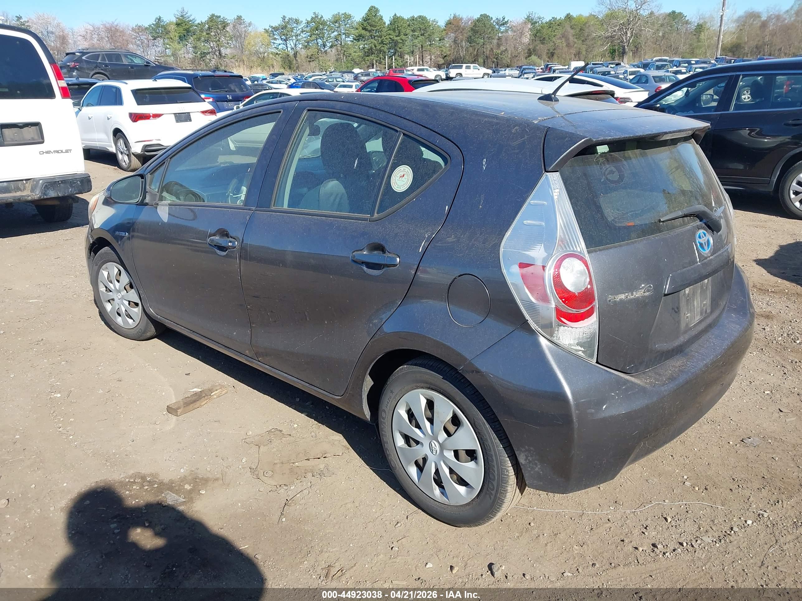 TOYOTA PRIUS image 3